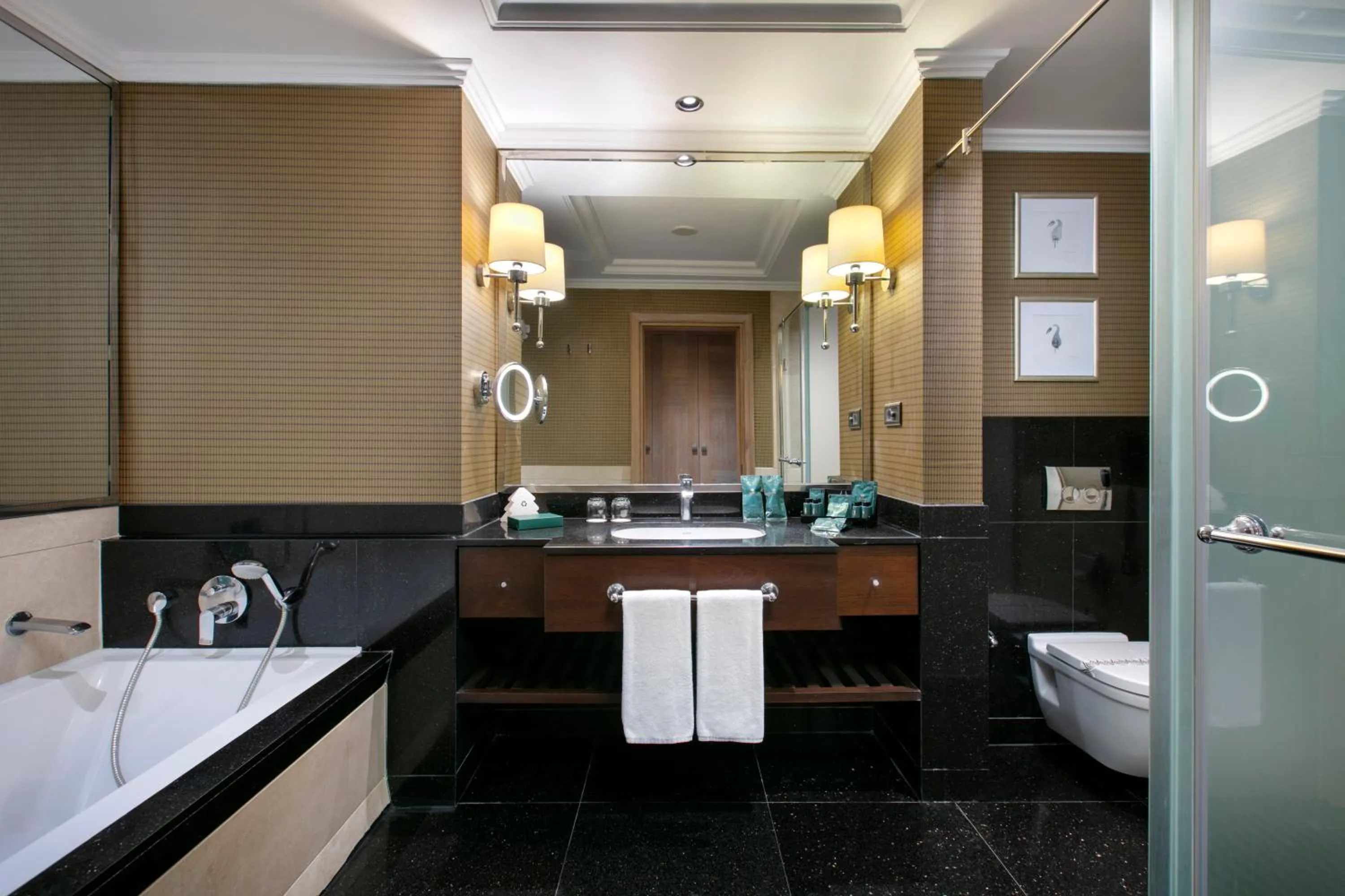 Bathroom in Juju Premier Palace Hotel