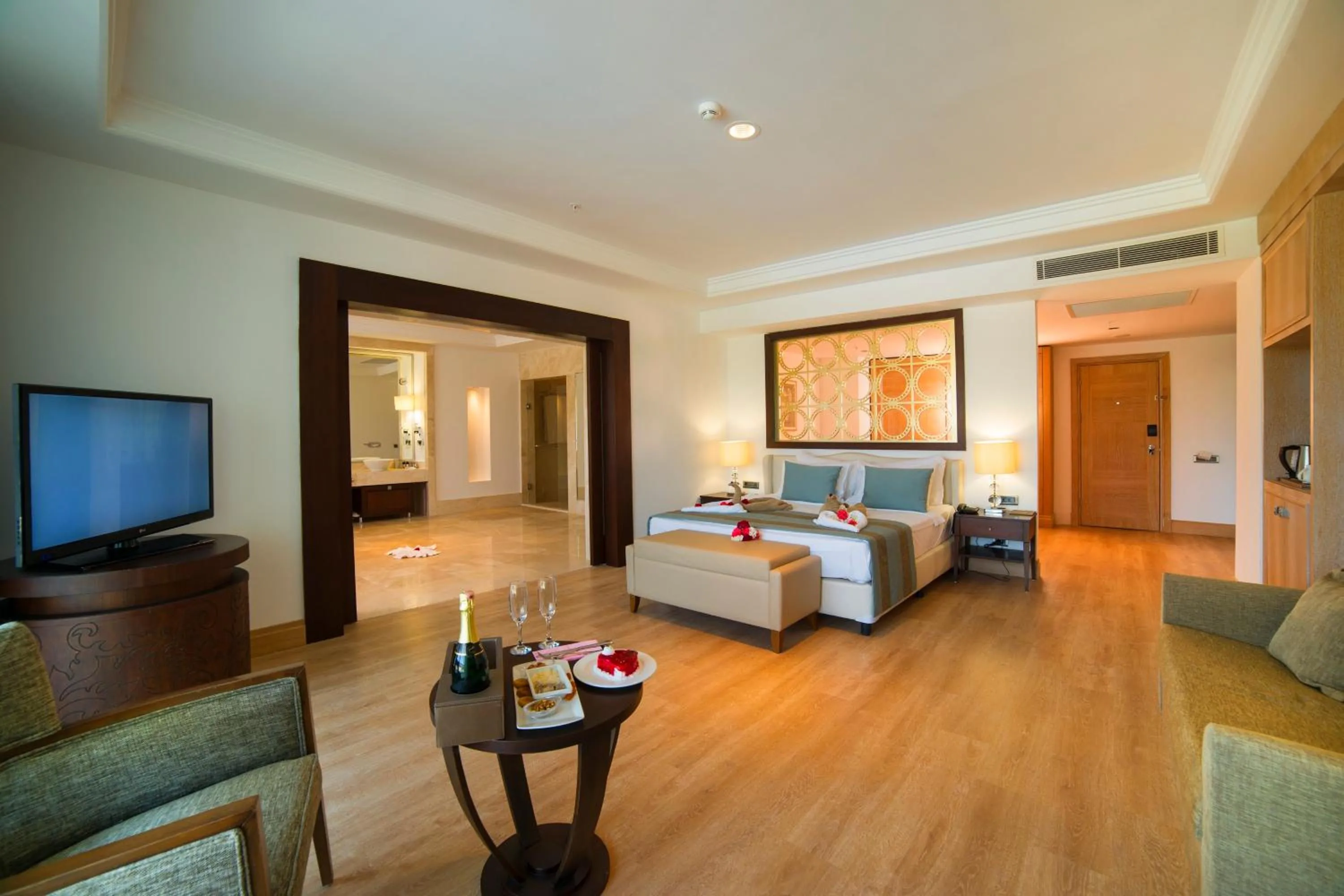 Bed in Juju Premier Palace Hotel