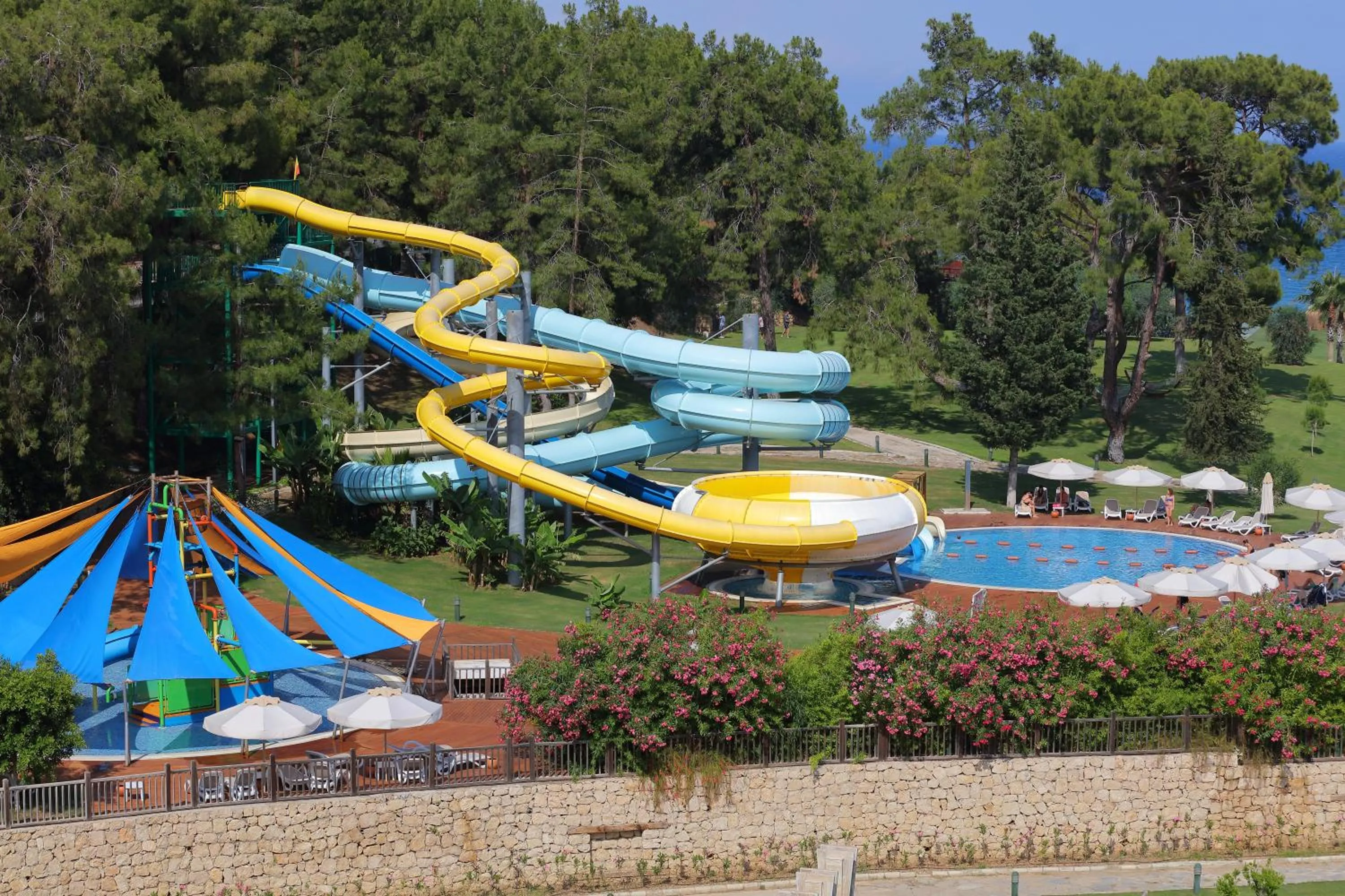 Swimming pool in Juju Premier Palace Hotel-Ultra All Inclusive