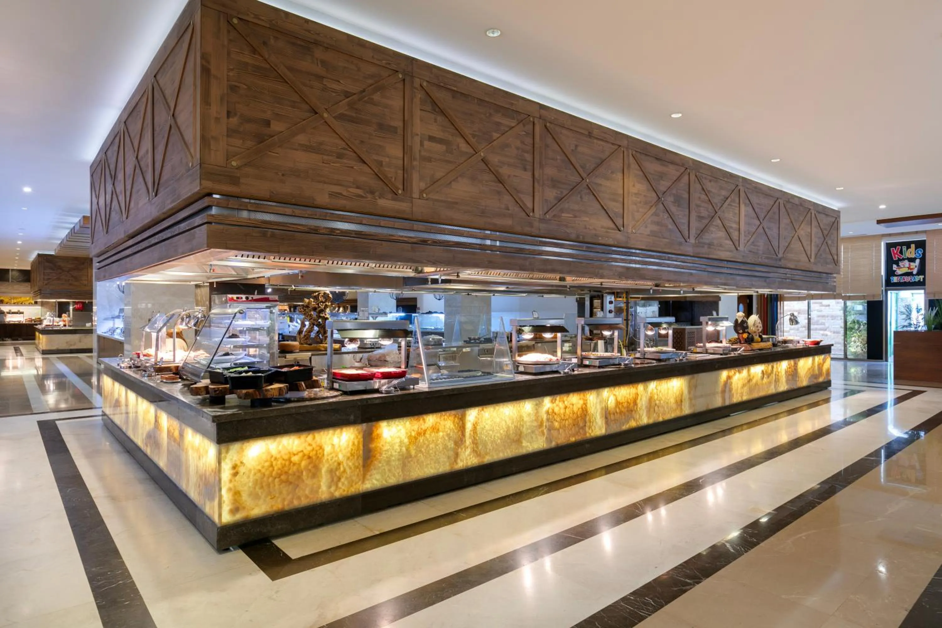 Food and drinks in Juju Premier Palace Hotel-Ultra All Inclusive