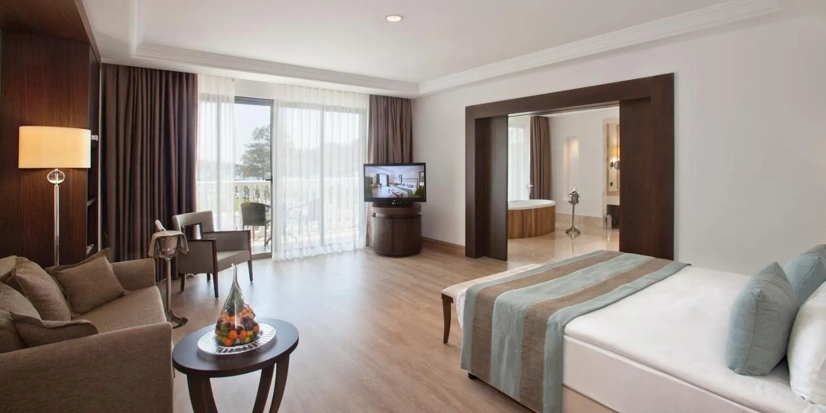 Bed in Juju Premier Palace Hotel