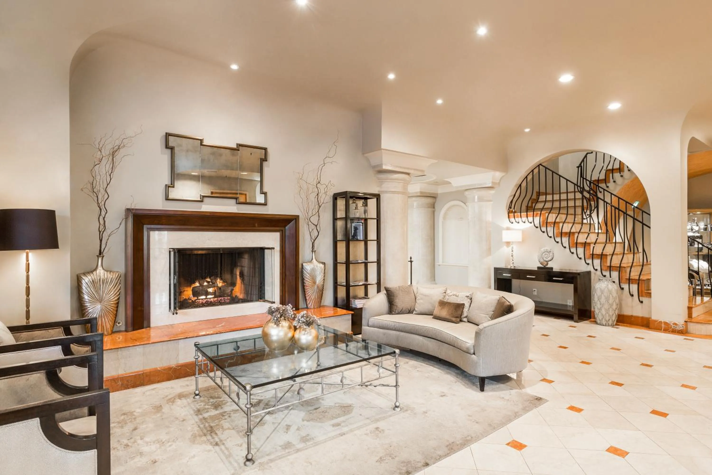 Lobby or reception in Montecito Inn