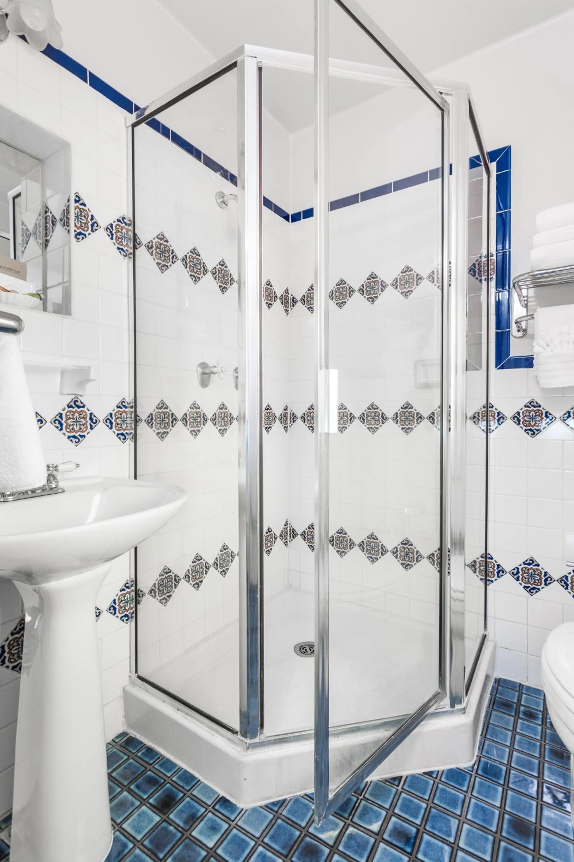 Shower in Montecito Inn