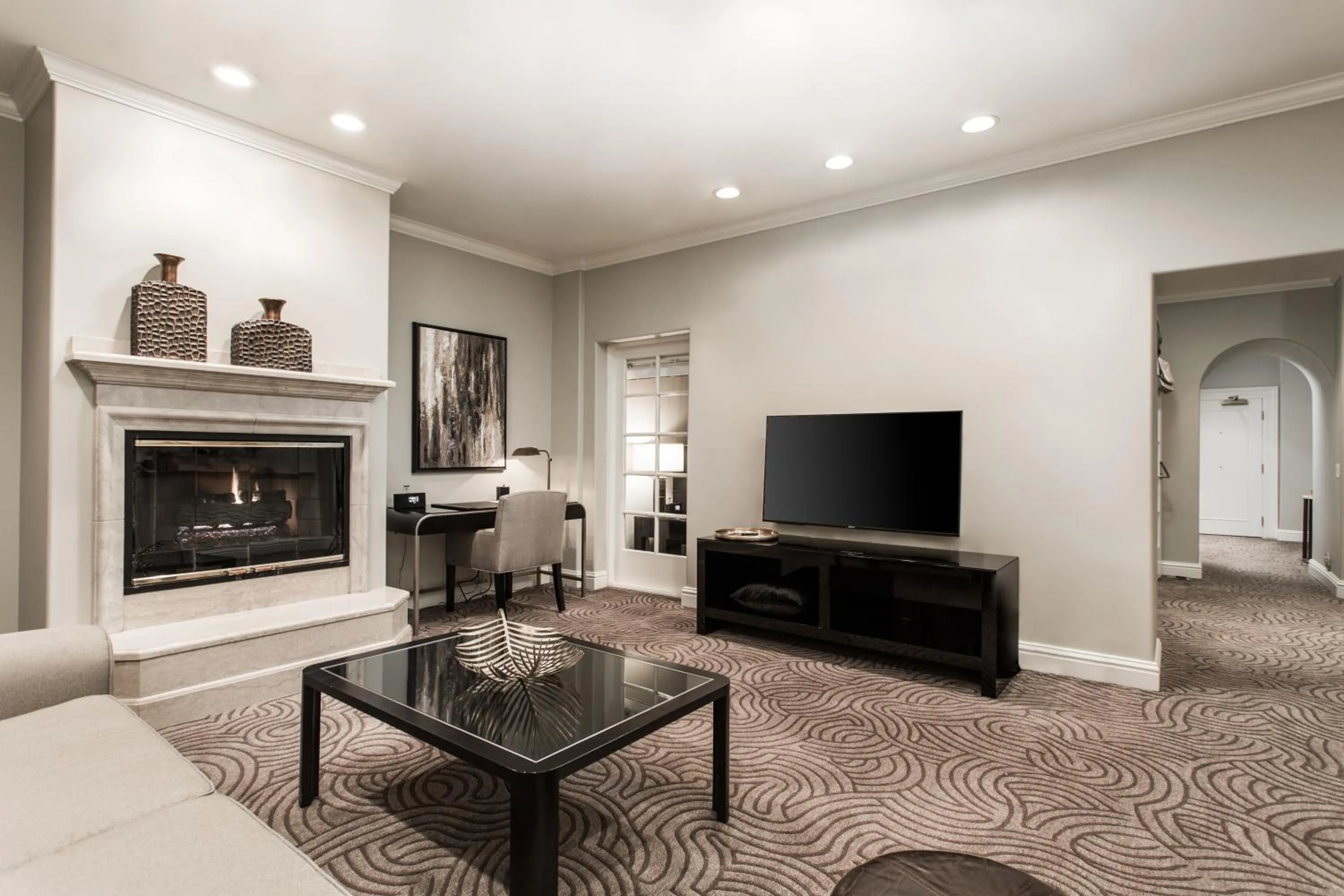 Living room in Montecito Inn