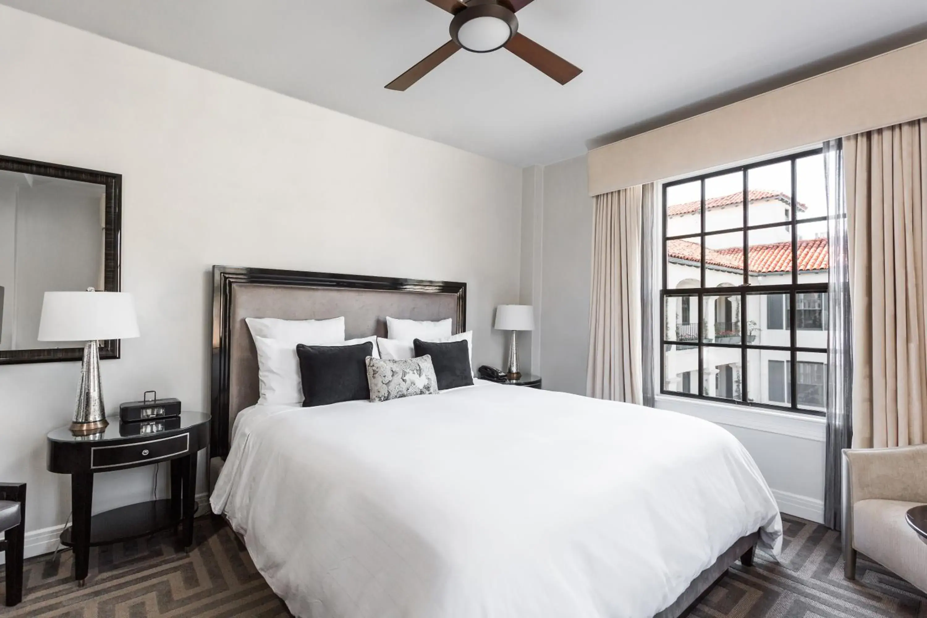 King Room with Mountain View in Montecito Inn King Room with Mountain View in Montecito Inn