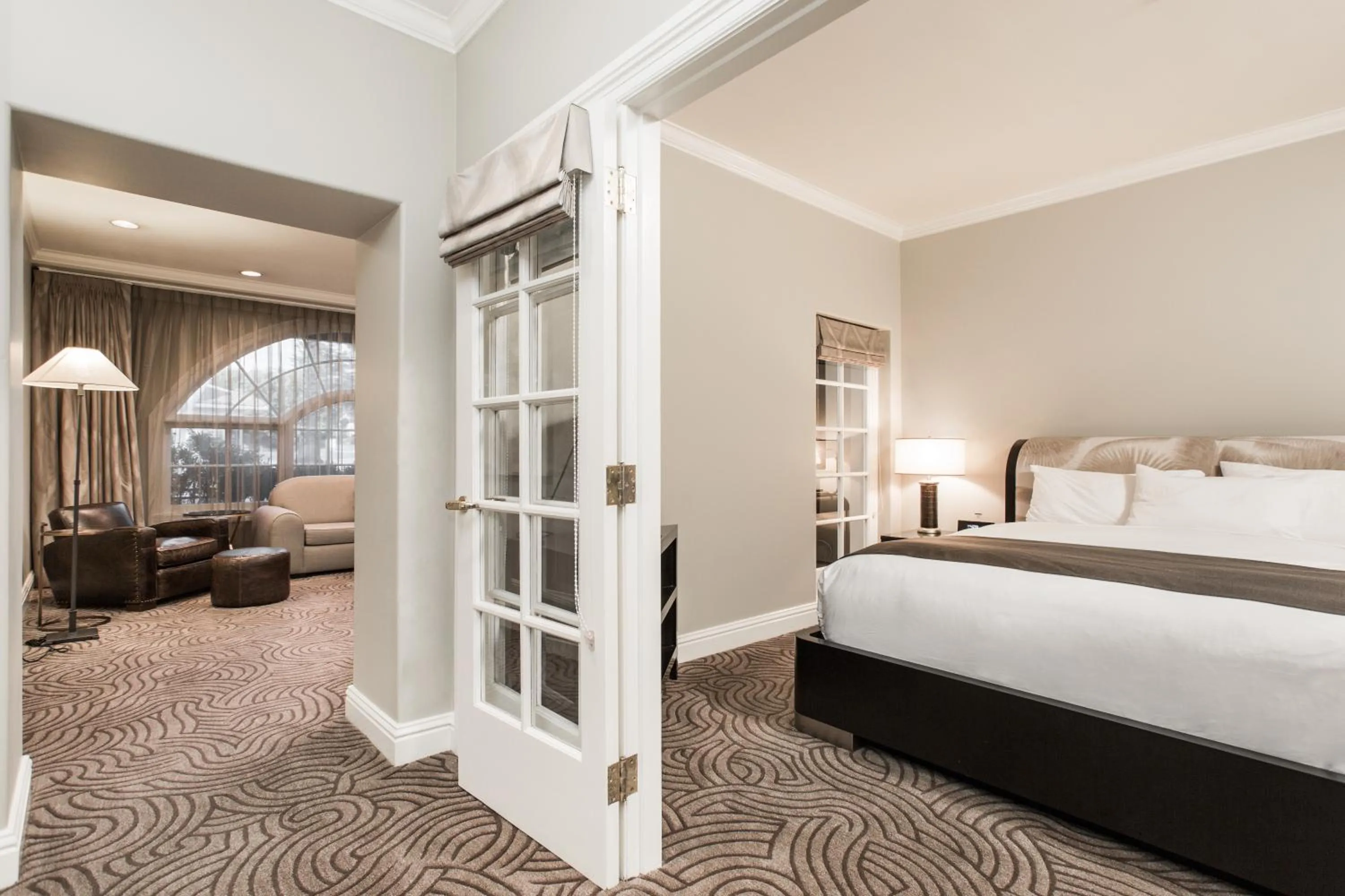 Bed in Montecito Inn