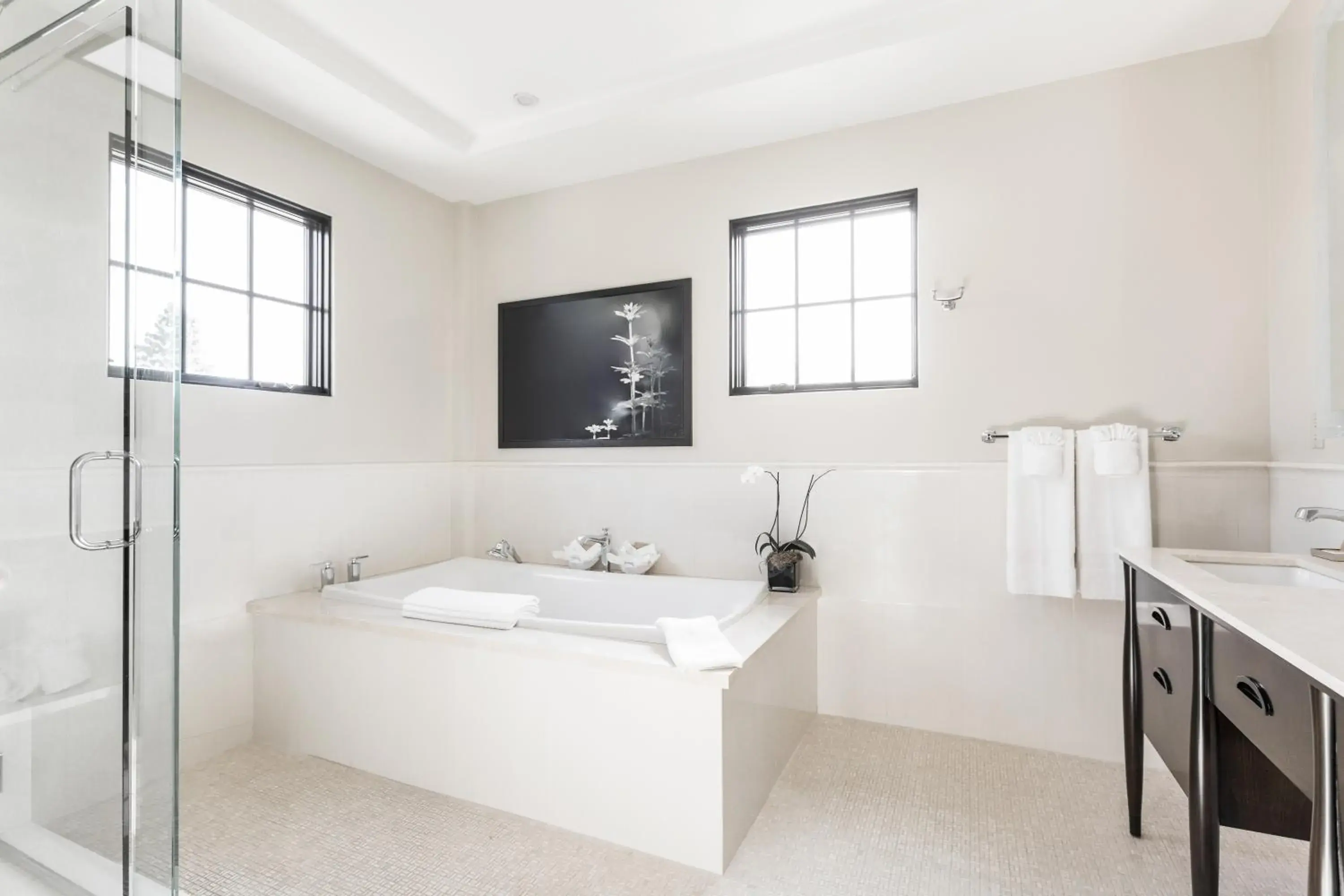 Bathroom in Montecito Inn Bathroom in Montecito Inn