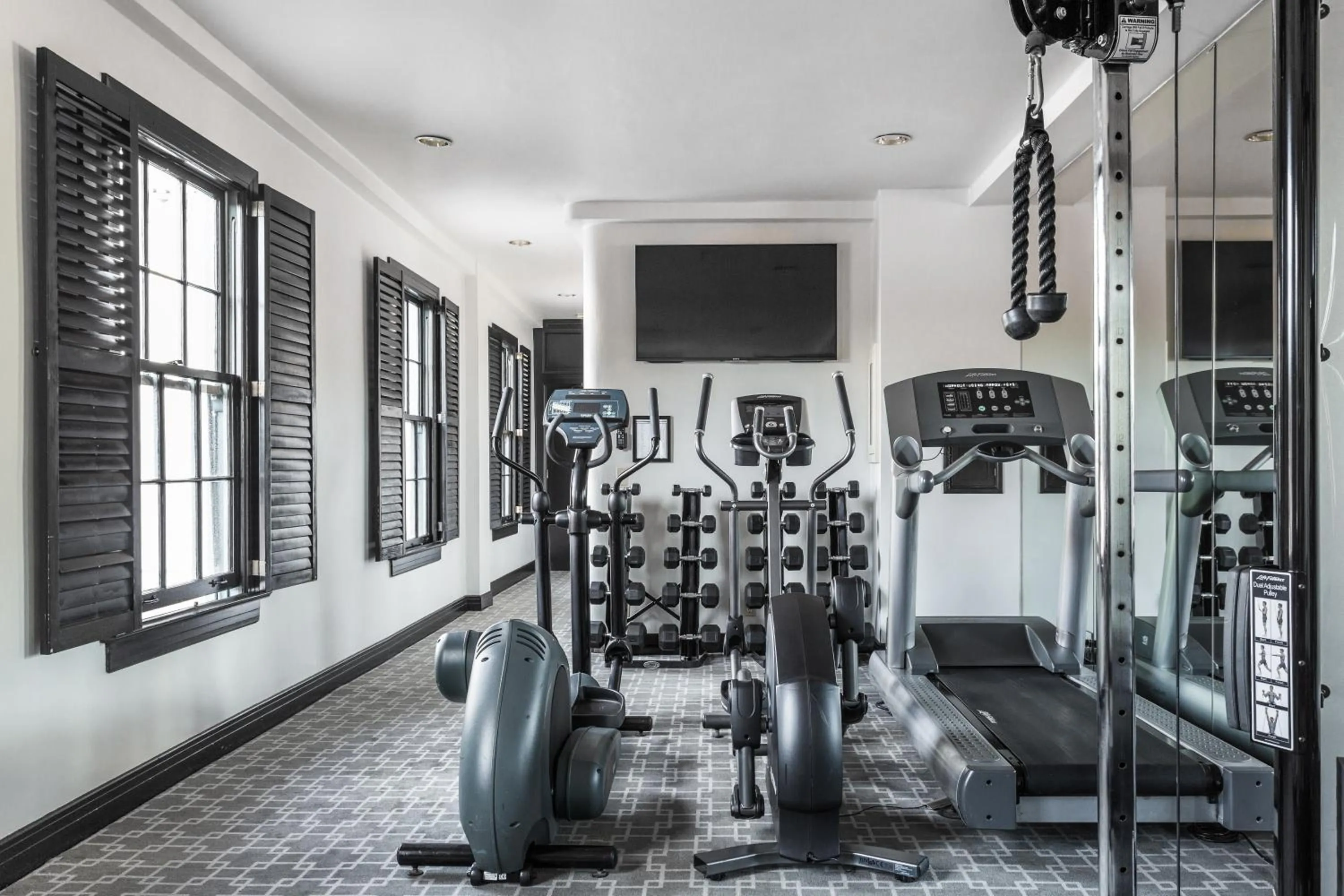 Fitness centre/facilities in Montecito Inn