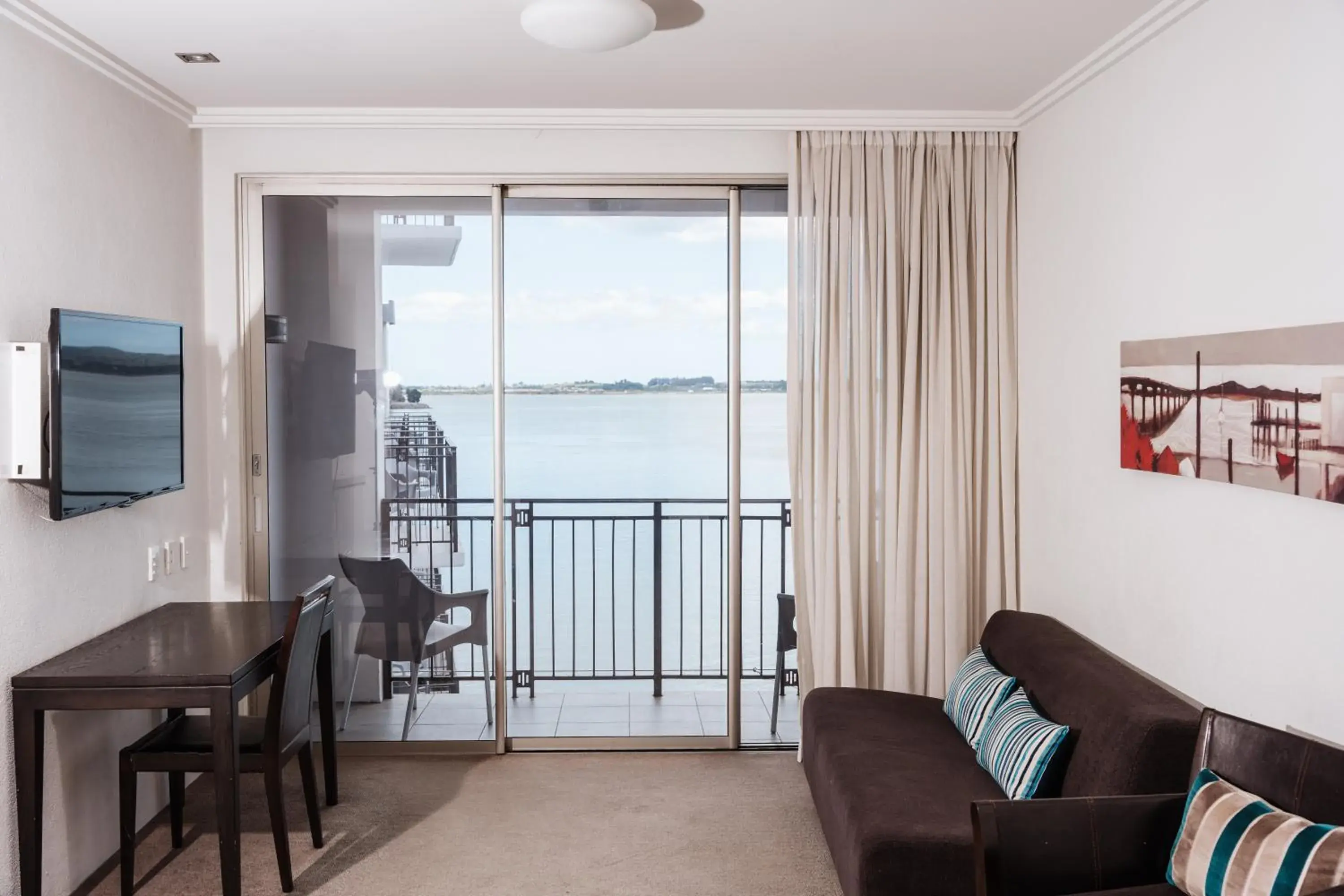 Pool View Two Bedroom in Trinity Wharf Tauranga Pool View Two Bedroom in Trinity Wharf Tauranga