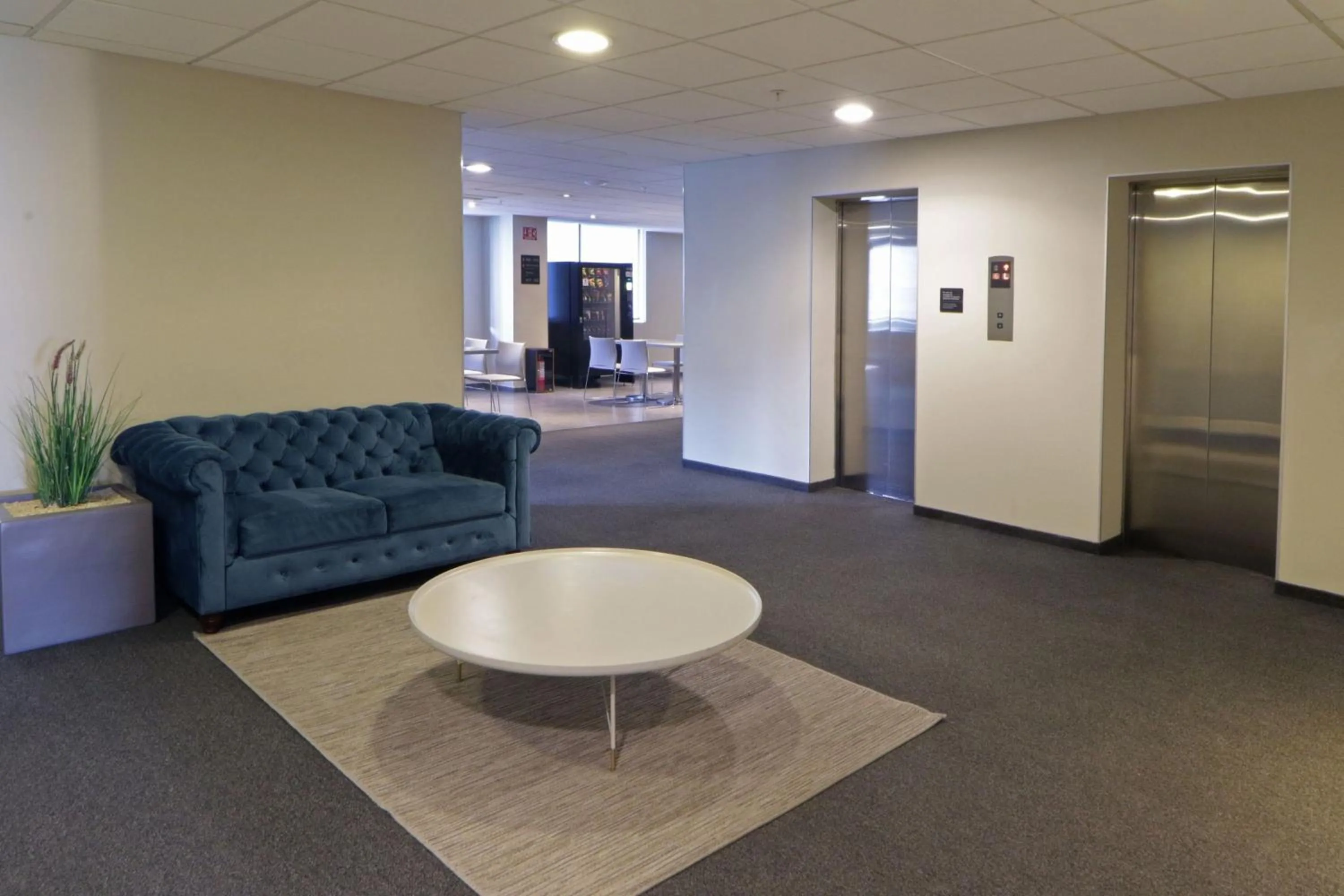 Lobby or reception in City Express Suites by Marriott Ciudad de México Santa Fe