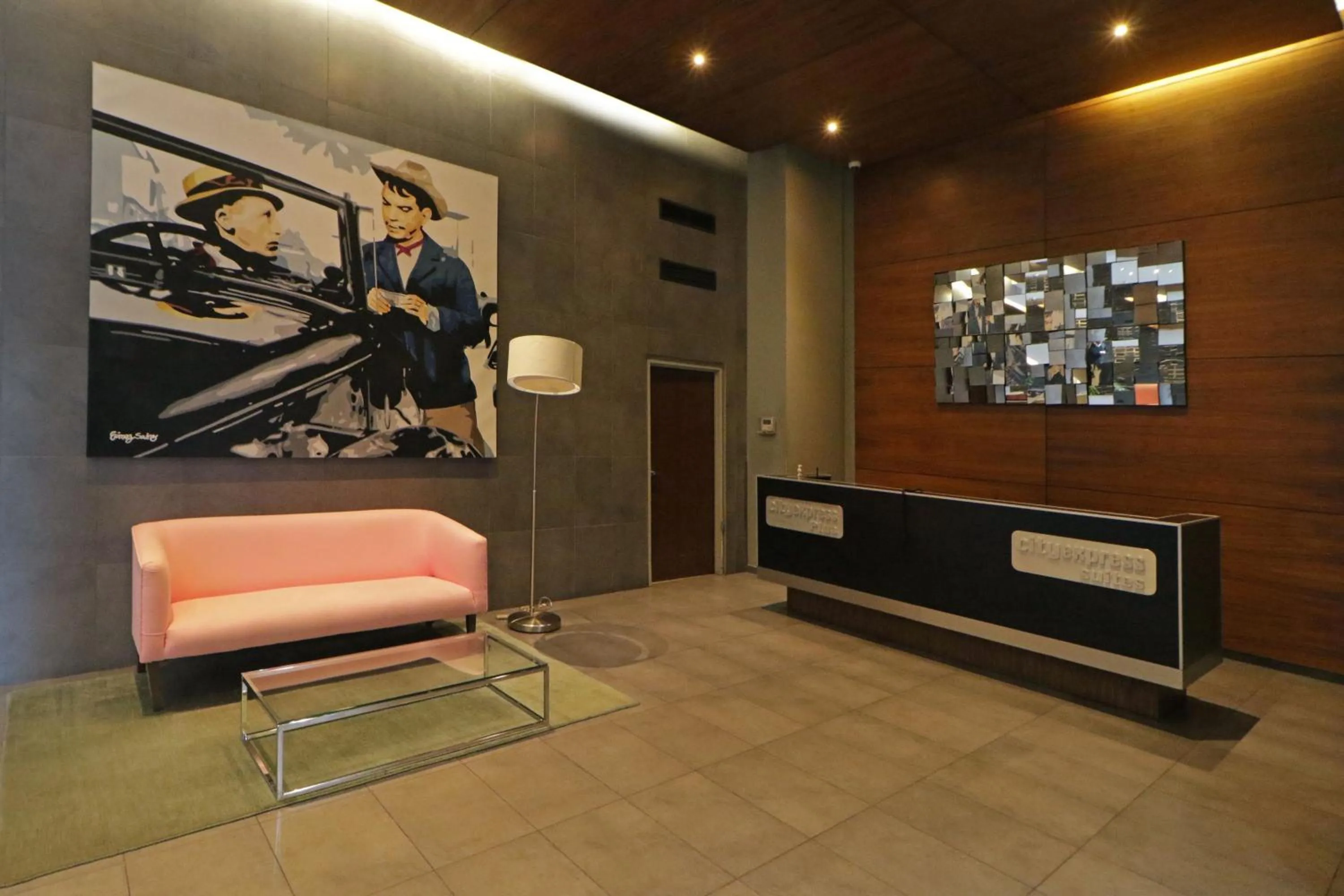 Lobby or reception in City Express Suites by Marriott Ciudad de México Santa Fe