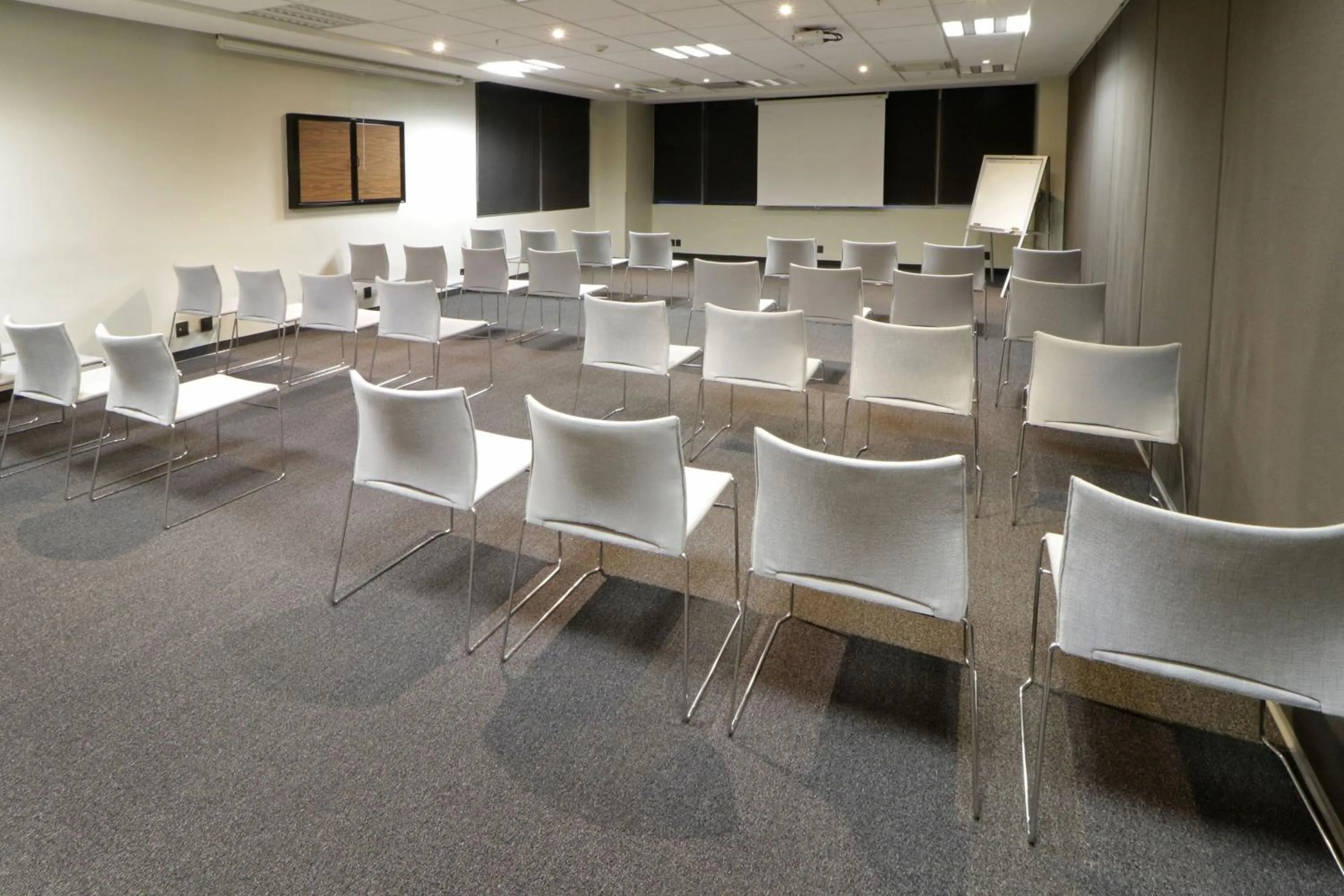 Meeting/conference room in City Express Suites by Marriott Ciudad de México Santa Fe