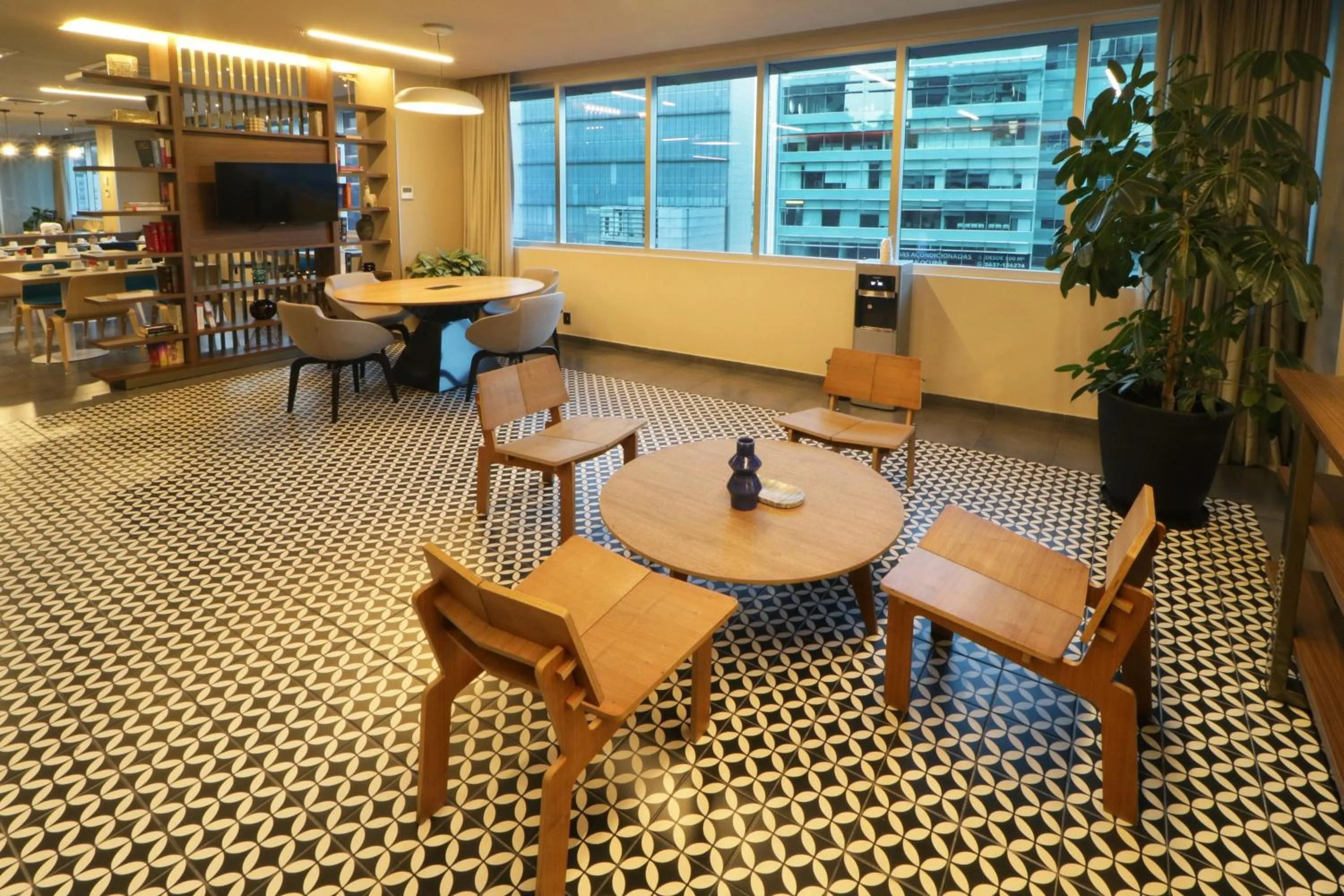 Lobby or reception in City Express Suites by Marriott Ciudad de México Santa Fe