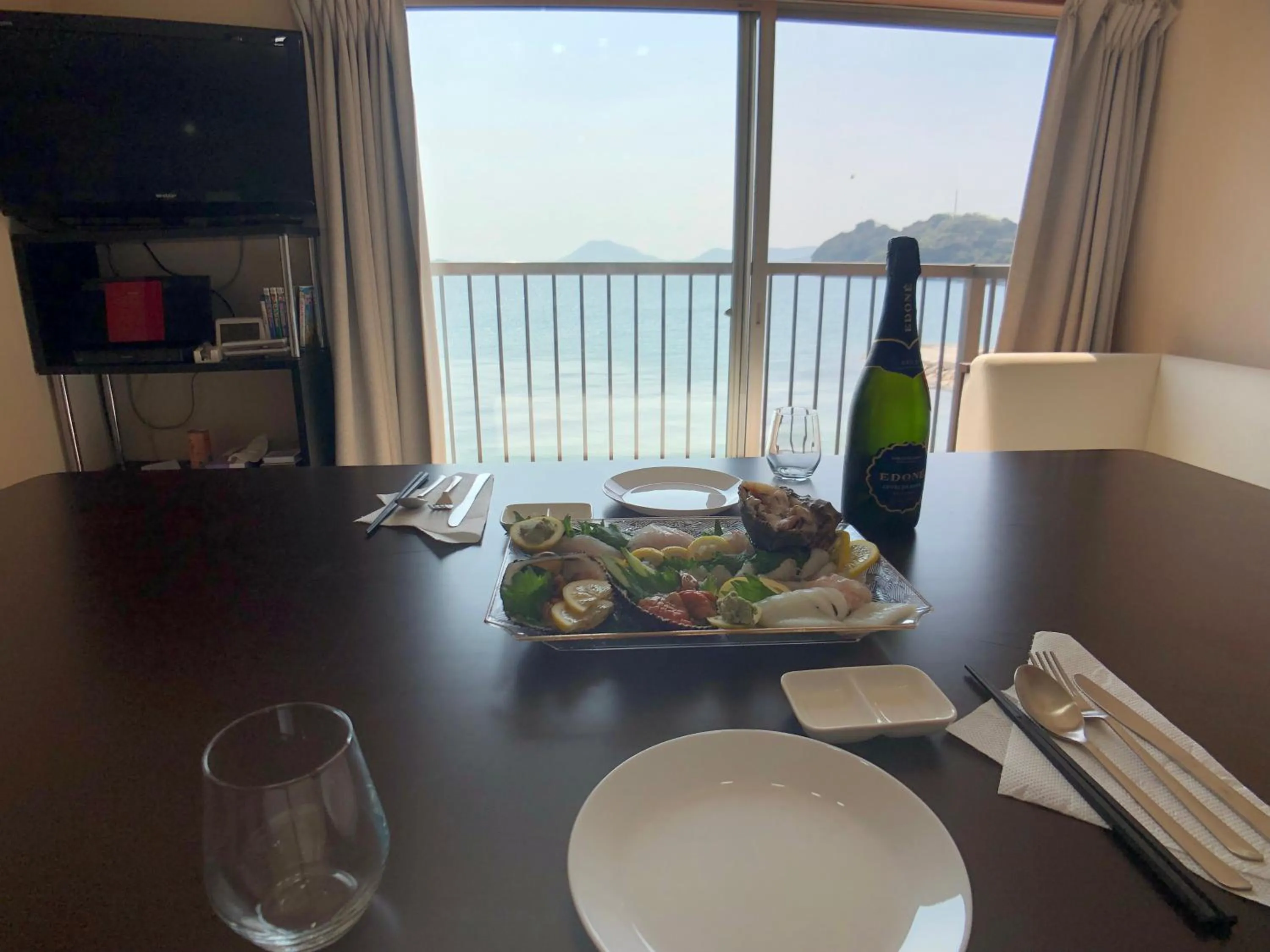 Dining area in villa chillon