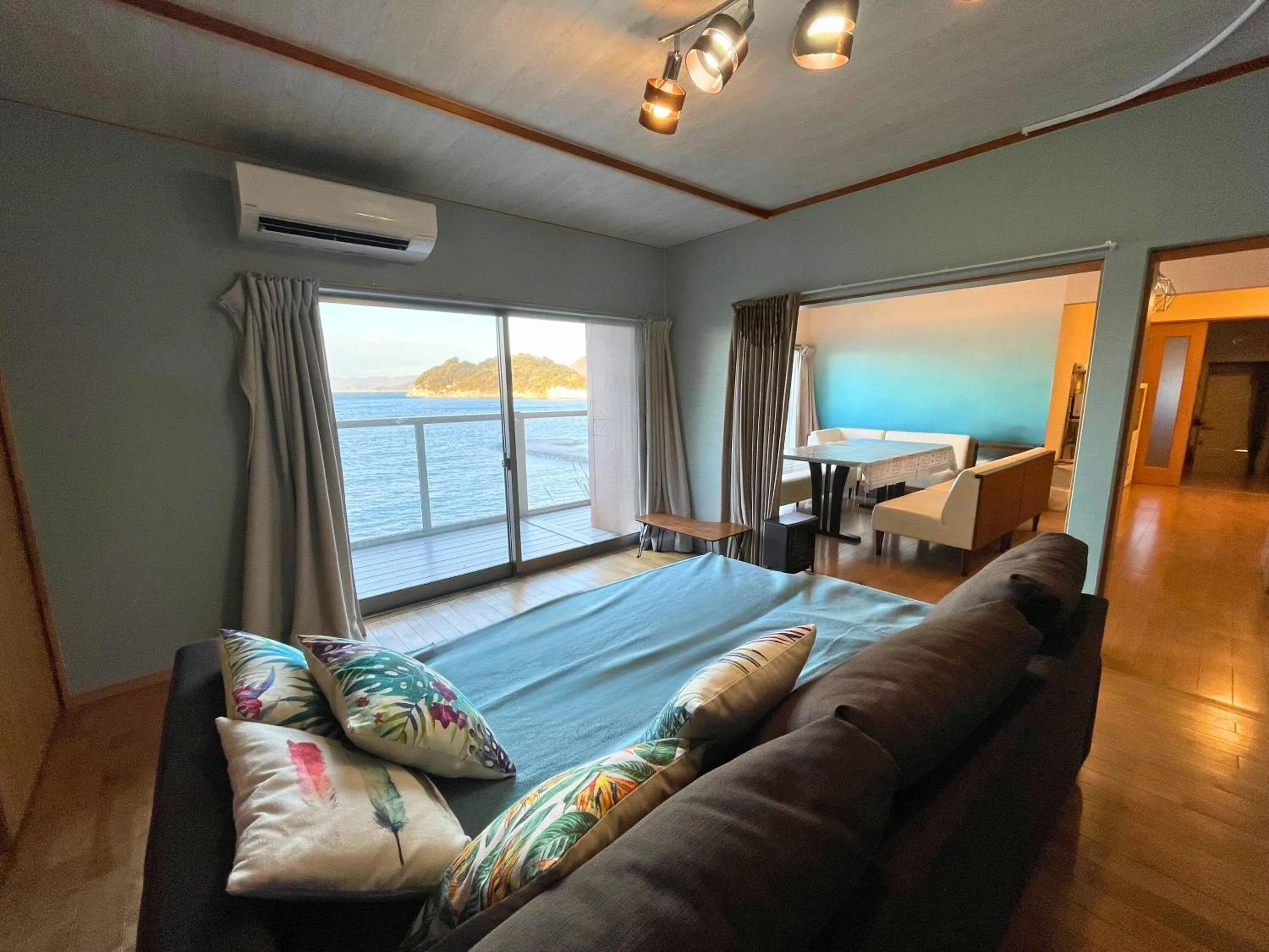 Natural landscape, Bed in villa chillon