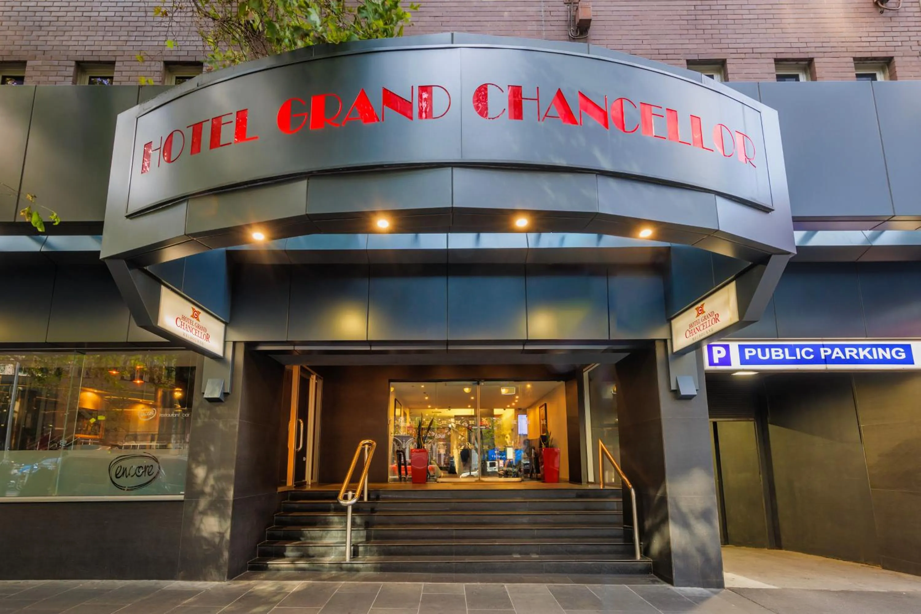 Property building in Hotel Grand Chancellor Melbourne