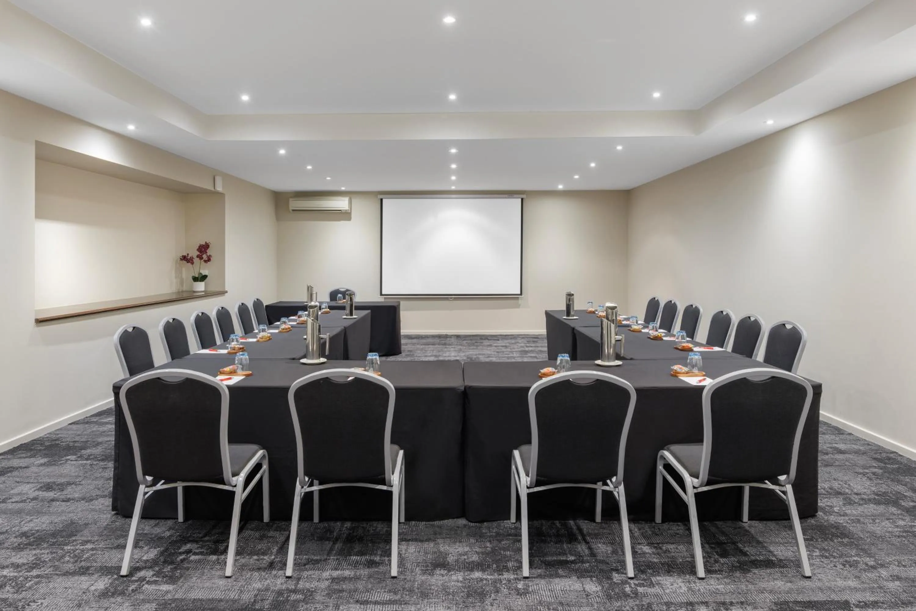 Meeting/conference room in Hotel Grand Chancellor Melbourne