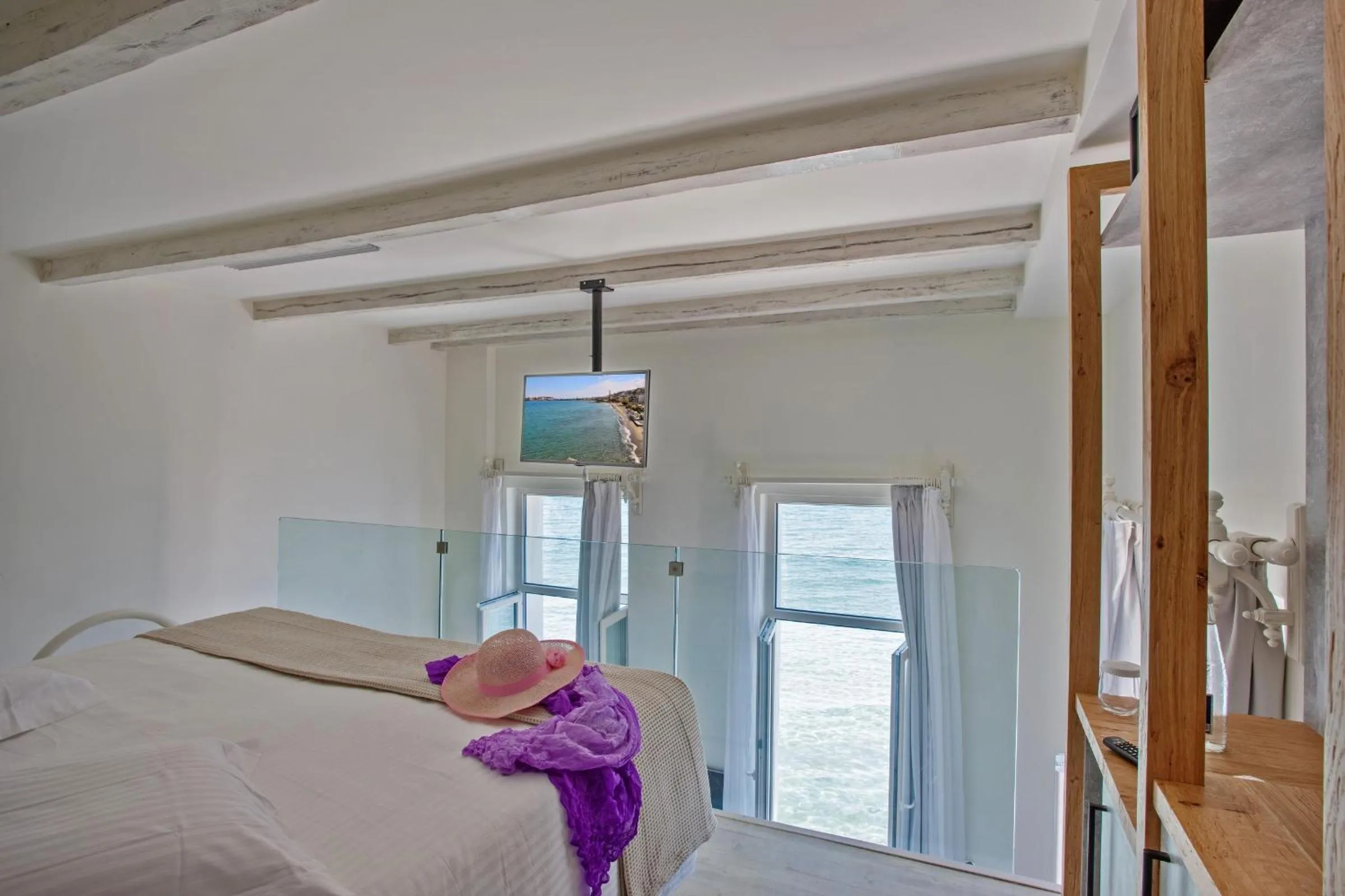 TV and multimedia, Bed in Thalassa Boutique Hotel