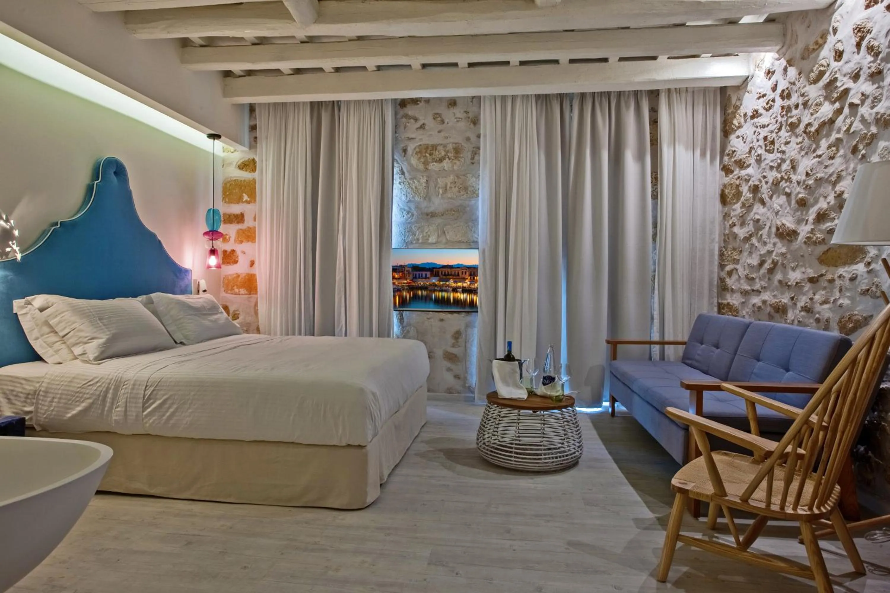 TV and multimedia, Bed in Thalassa Boutique Hotel