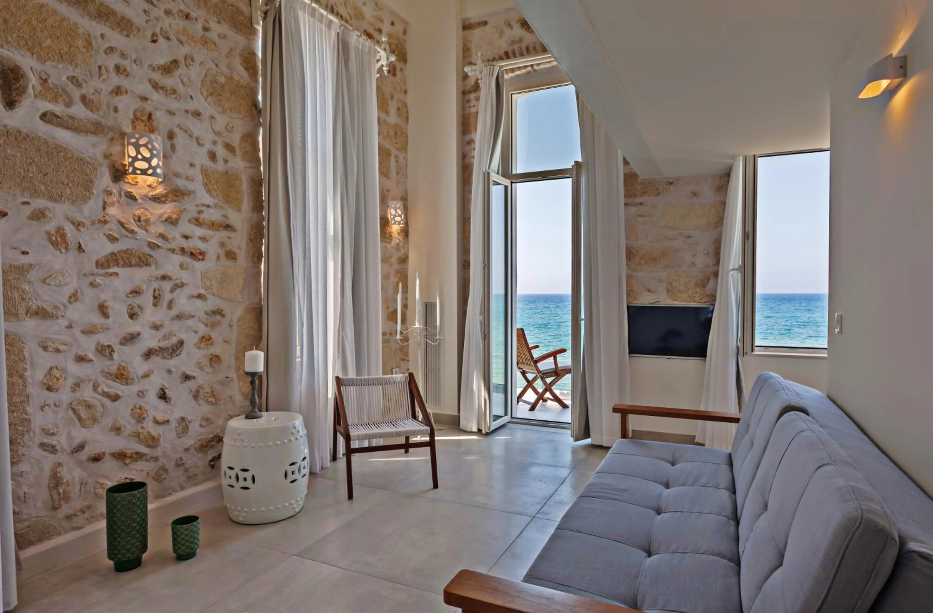 TV and multimedia in Thalassa Boutique Hotel