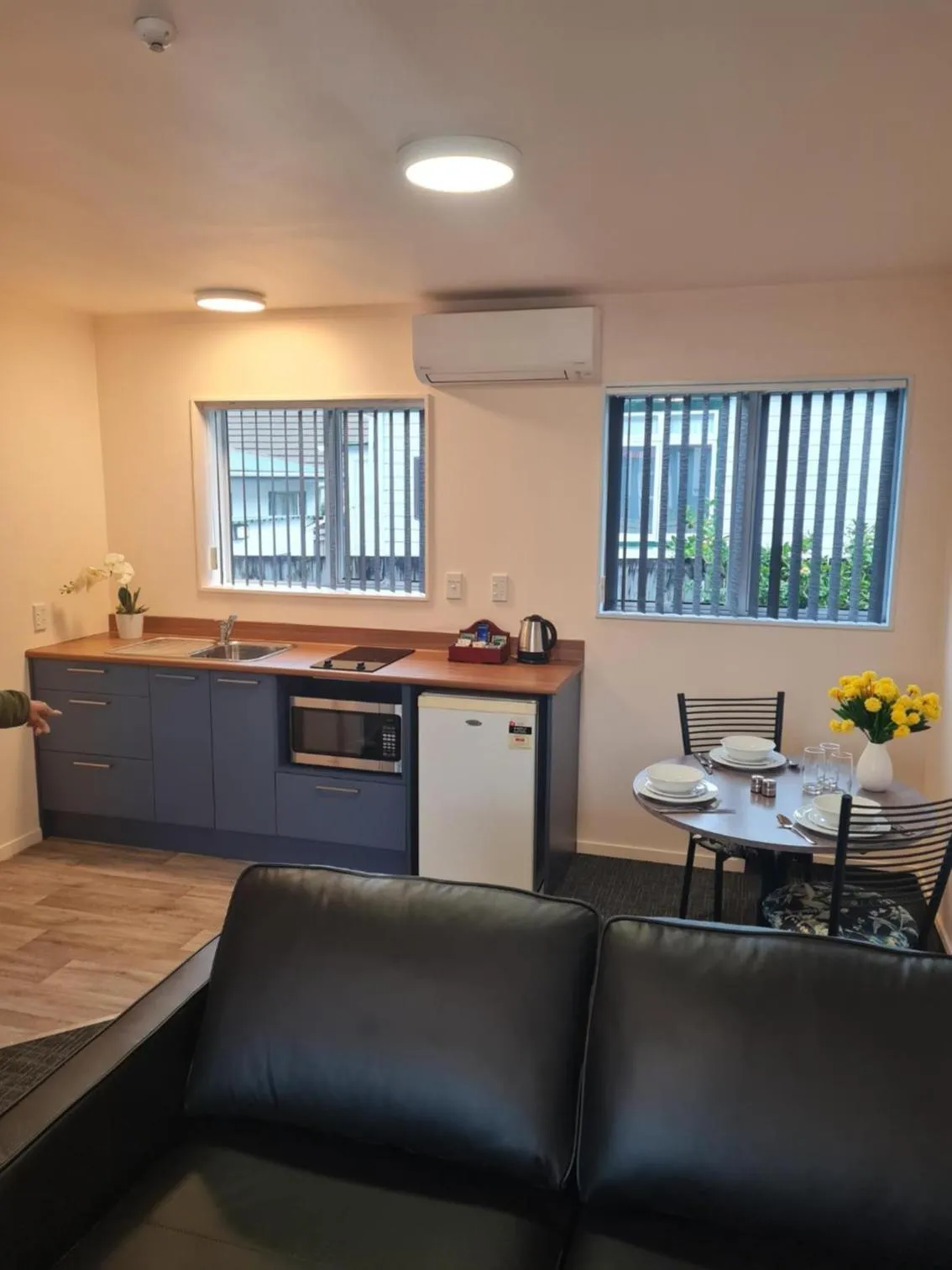 Kitchen or kitchenette in Avenue Heights Motel