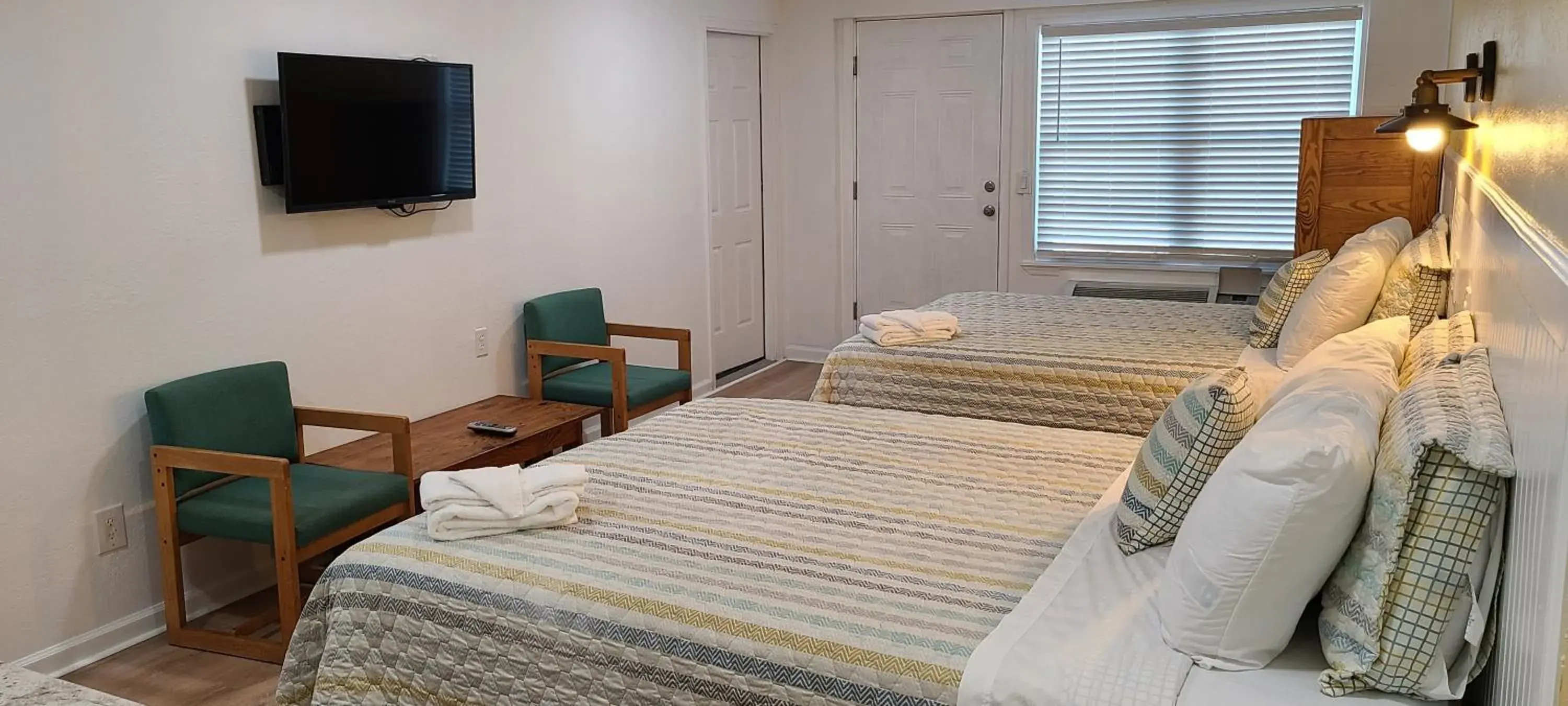 Deluxe Double Room - single occupancy in Driftin Sands Motel Deluxe Double Room - single occupancy in Driftin Sands Motel