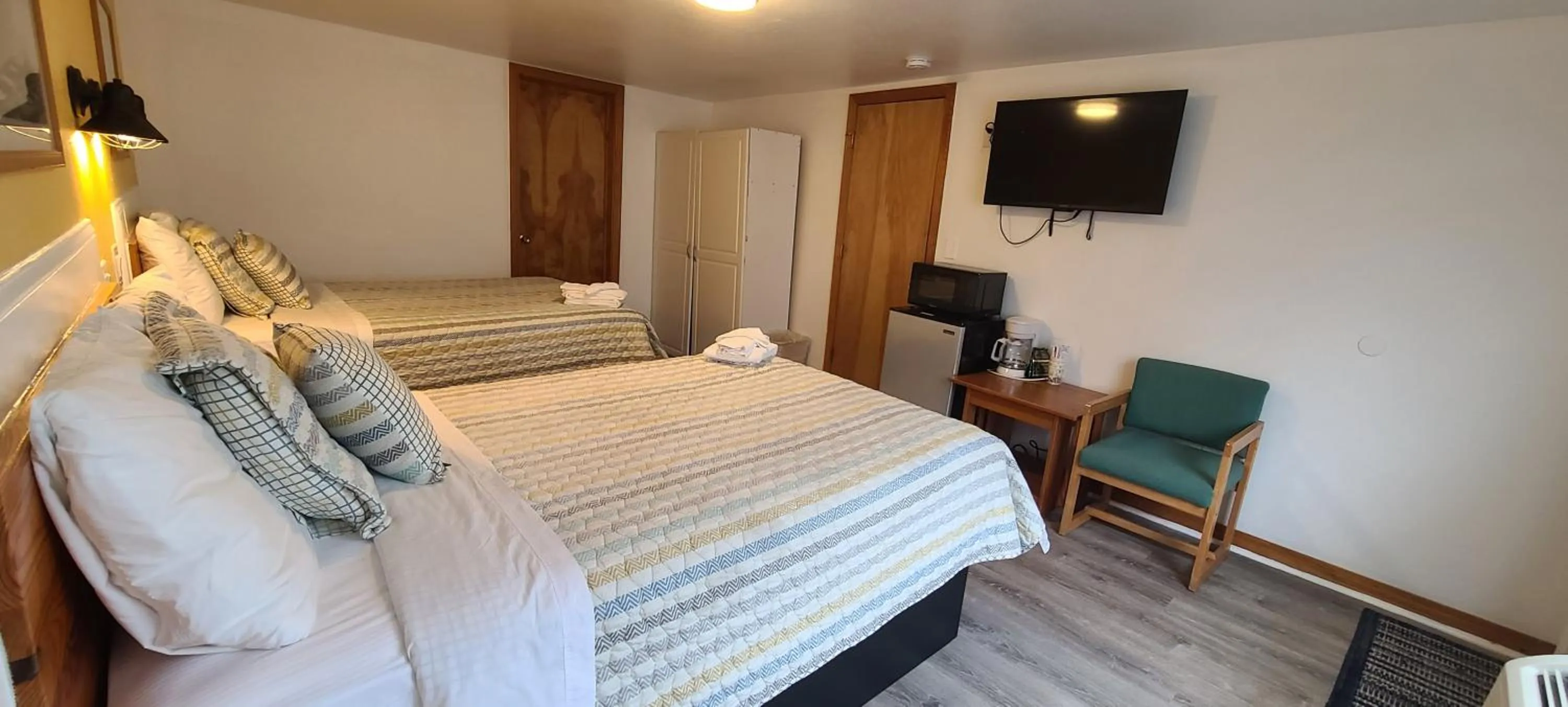 TV and multimedia, Bed in Driftin Sands Motel