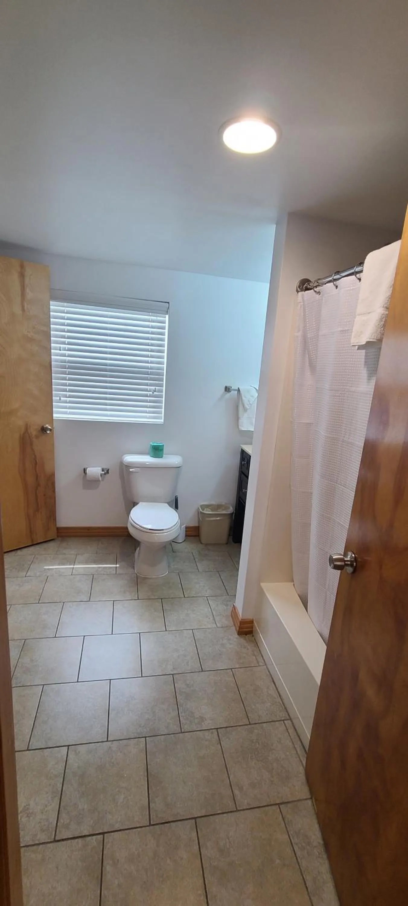 Bathroom in Driftin Sands Motel