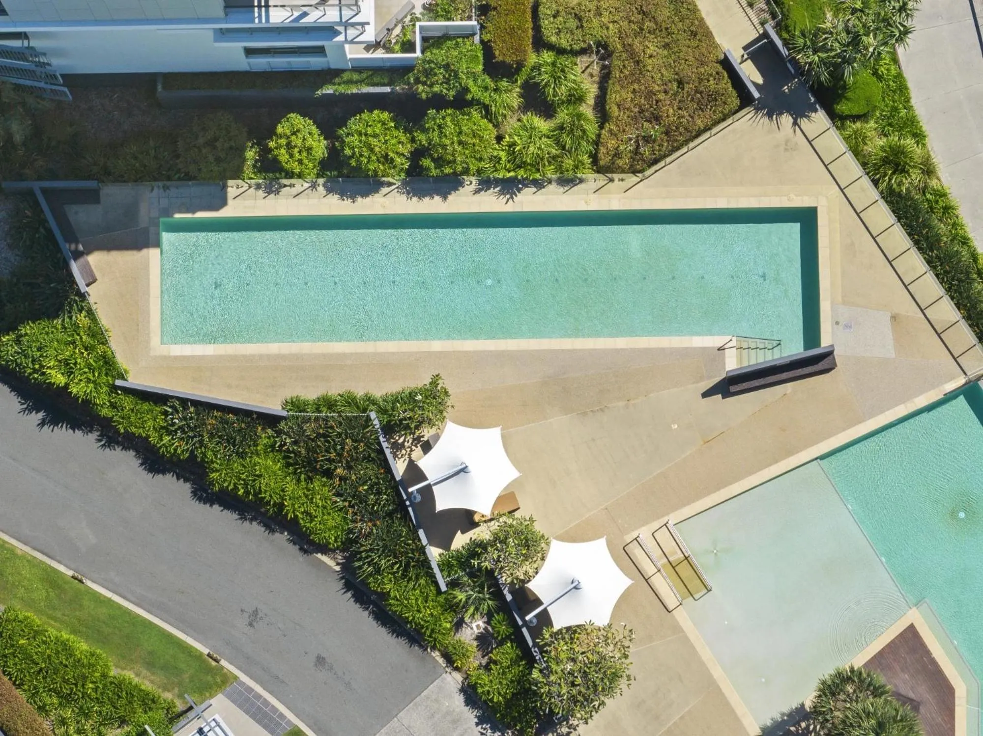 Swimming pool in Allisee Apartments