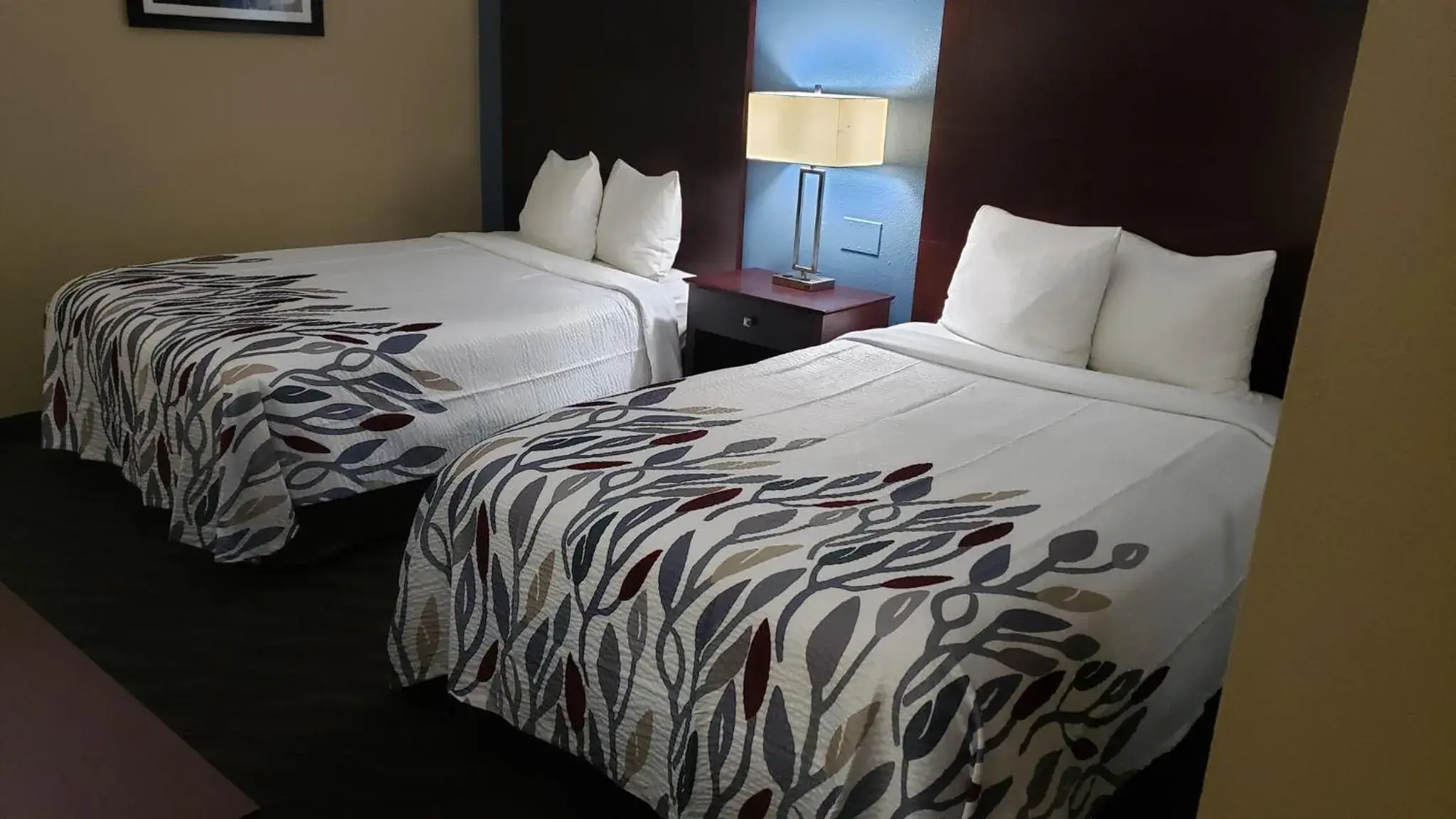 Photo of the whole room, Bed in Red Roof Inn Port Allen Photo of the whole room, Bed in Red Roof Inn Port Allen