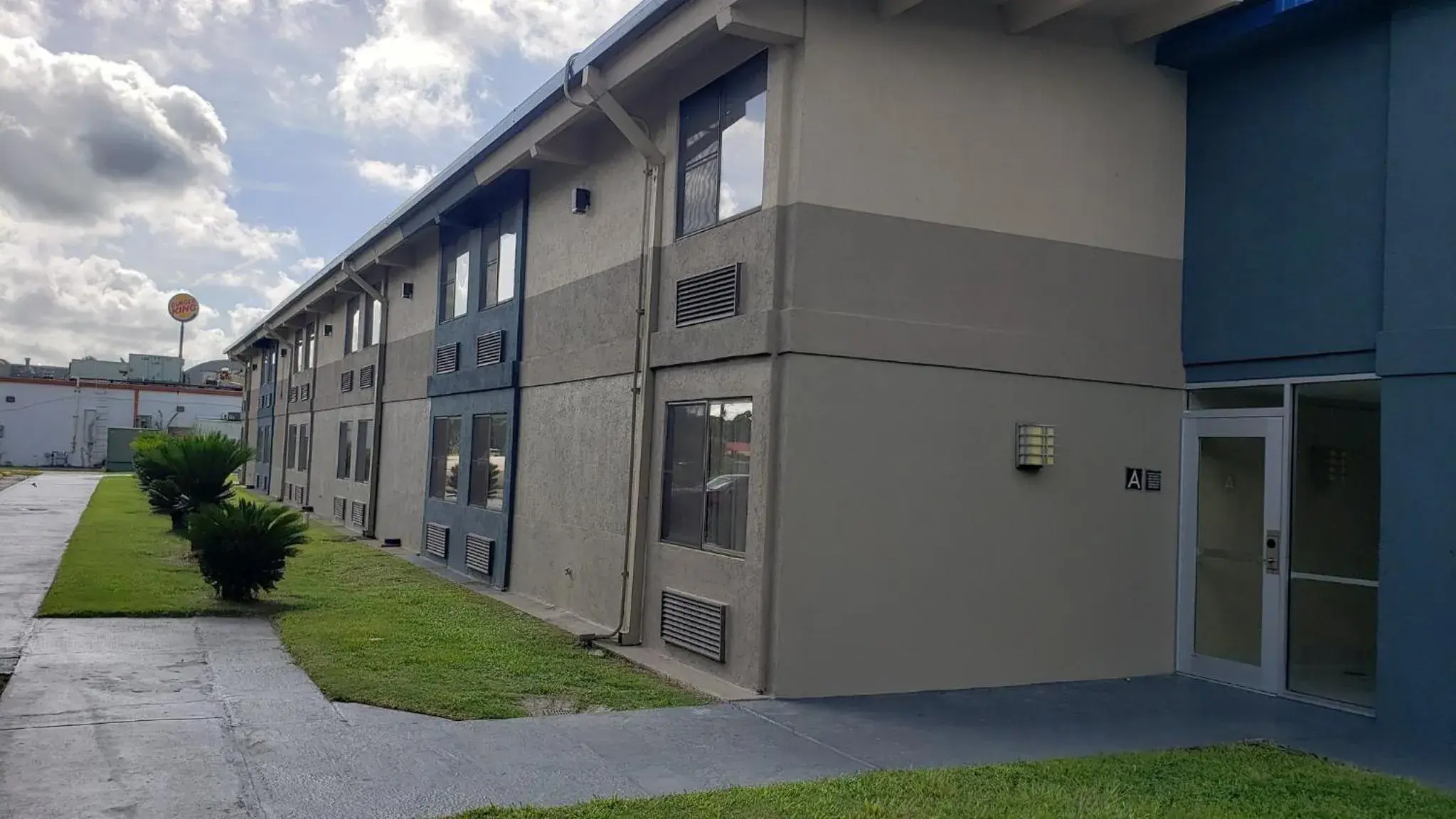 Property building in Red Roof Inn Port Allen Property building in Red Roof Inn Port Allen