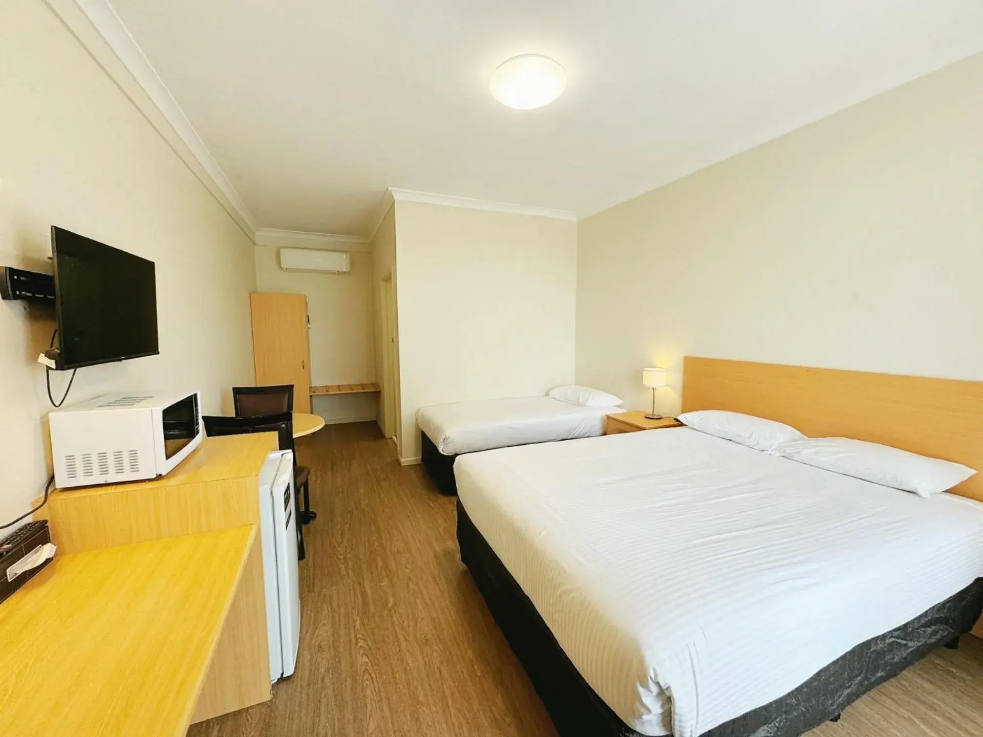 Bed in Dandenong Motel Bed in Dandenong Motel