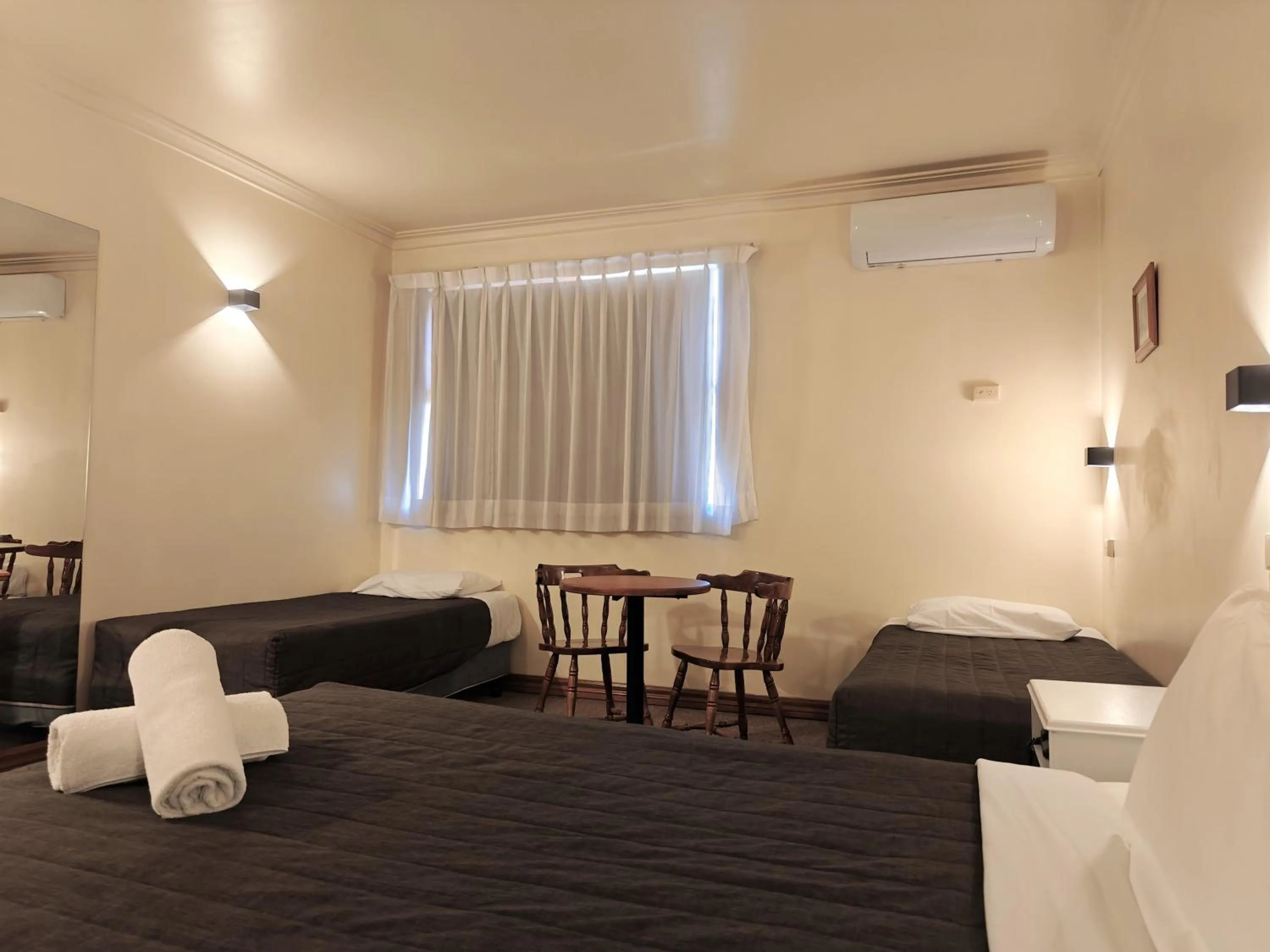 Bed in St Georges Motor Inn