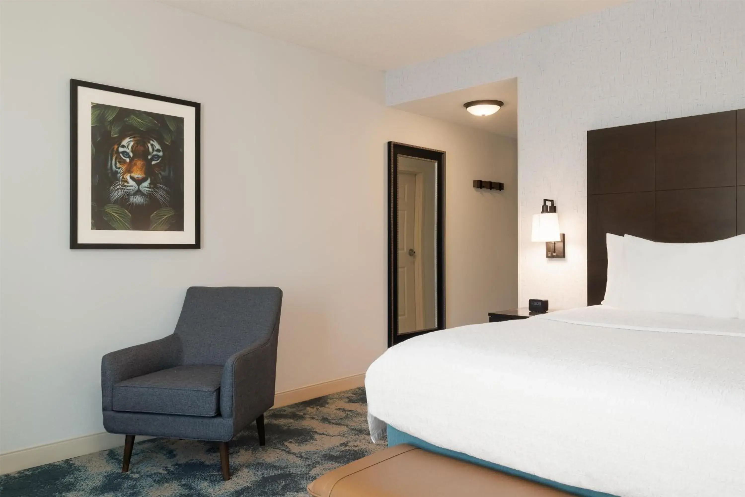 Bed in Hampton Inn & Suites Baton Rouge Downtown Bed in Hampton Inn & Suites Baton Rouge Downtown