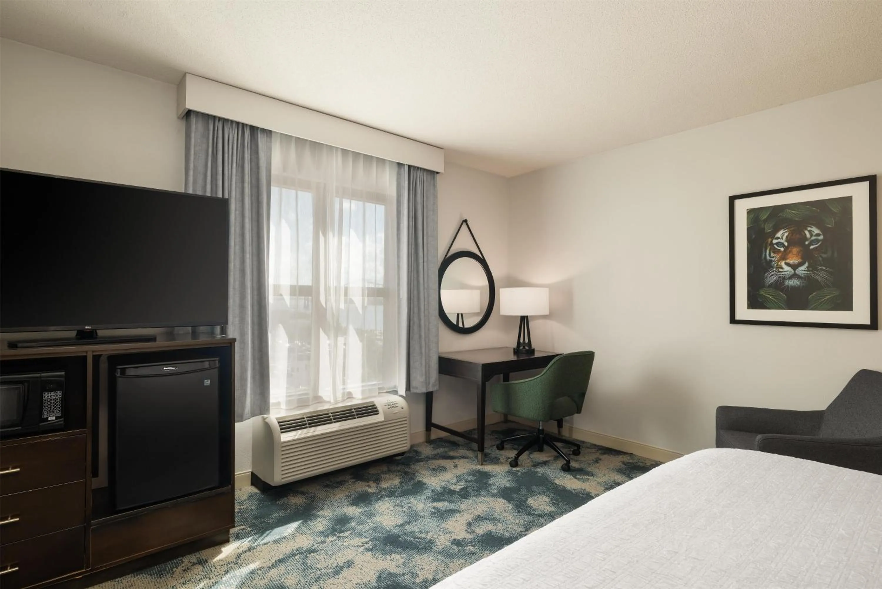 Bedroom, Bed in Hampton Inn & Suites Baton Rouge Downtown