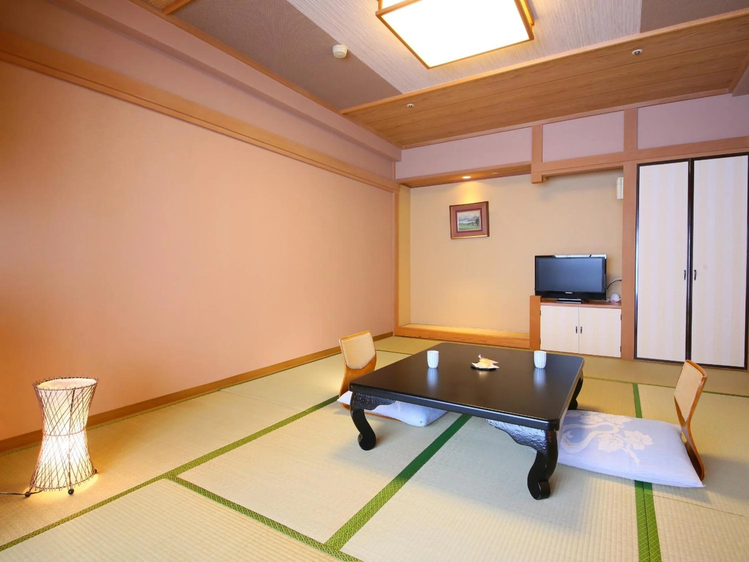 Photo of the whole room in Ito Kowakien