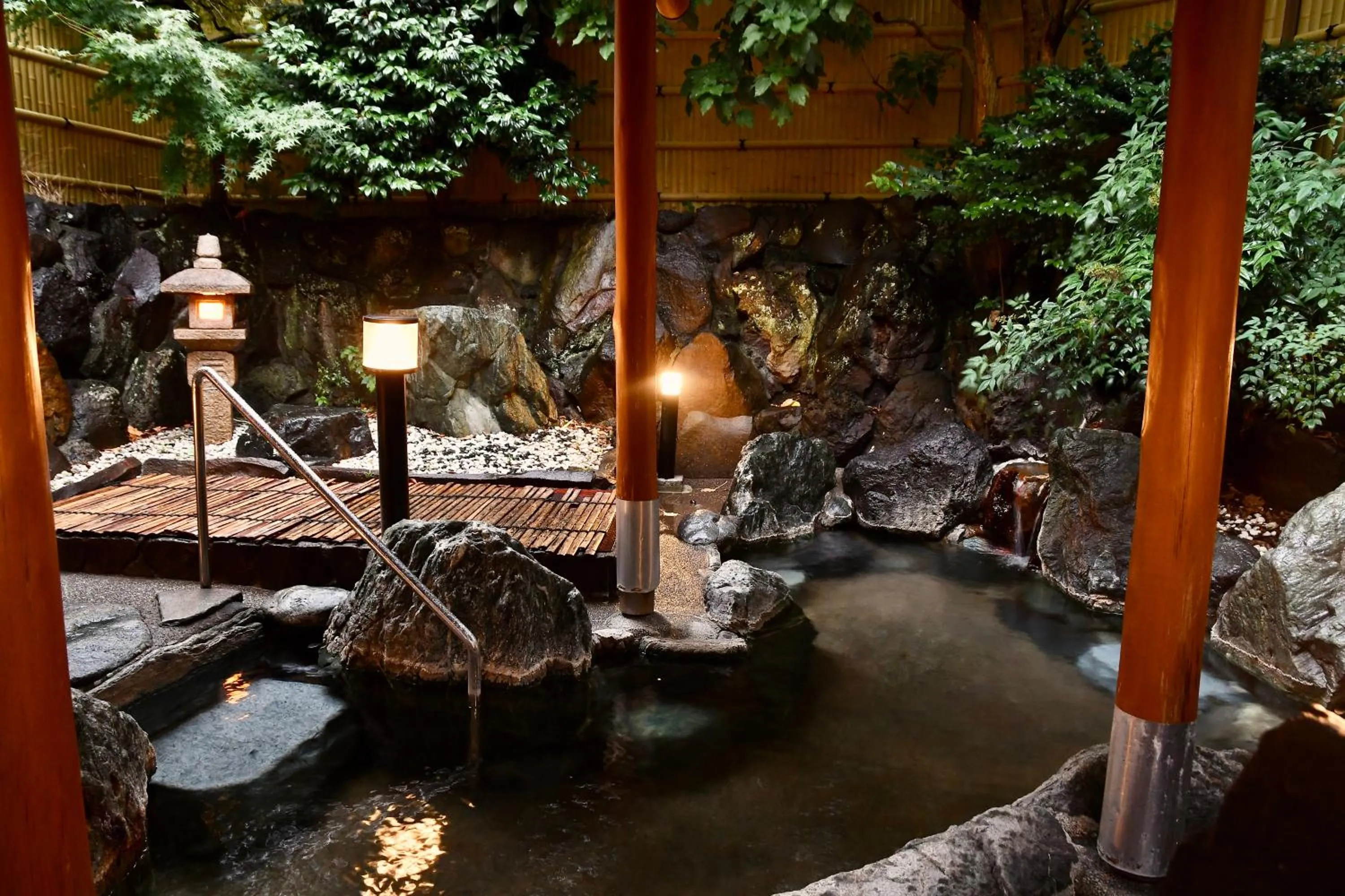 Hot Spring Bath in Ito Kowakien