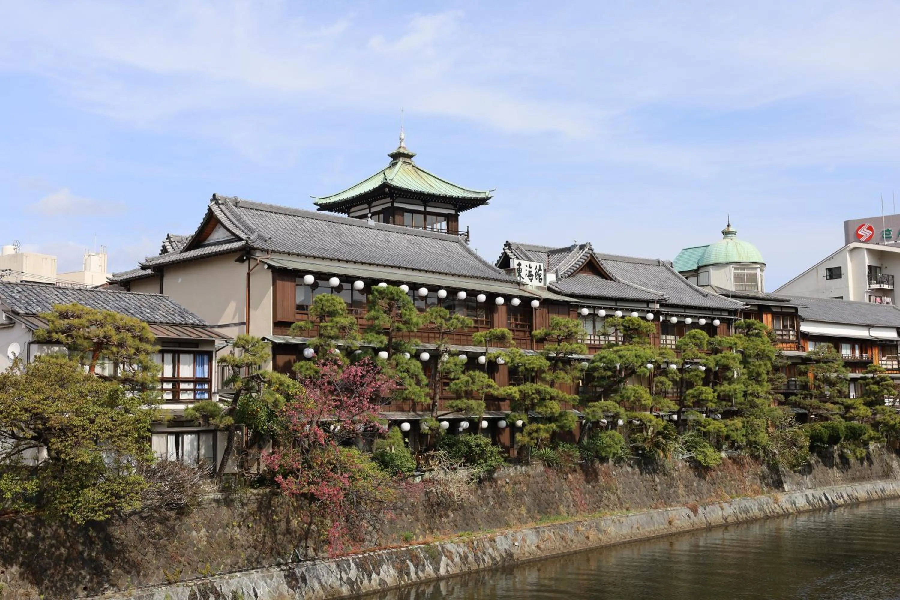 Nearby landmark in Ito Kowakien