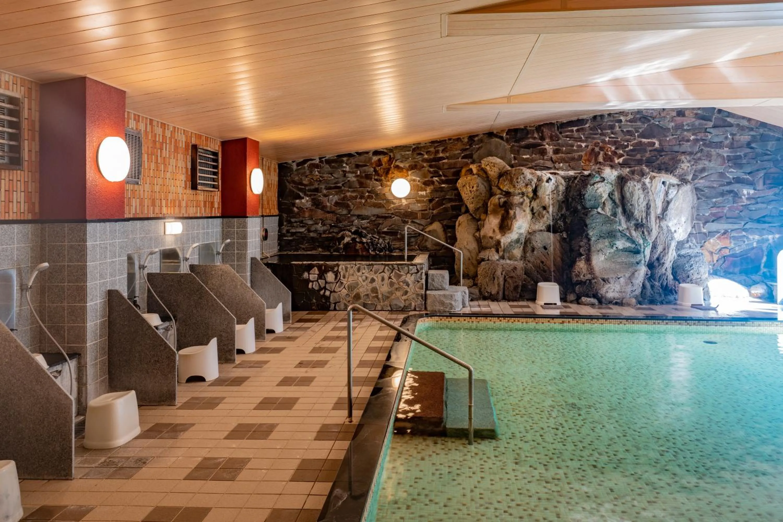 Hot Spring Bath in Ito Kowakien