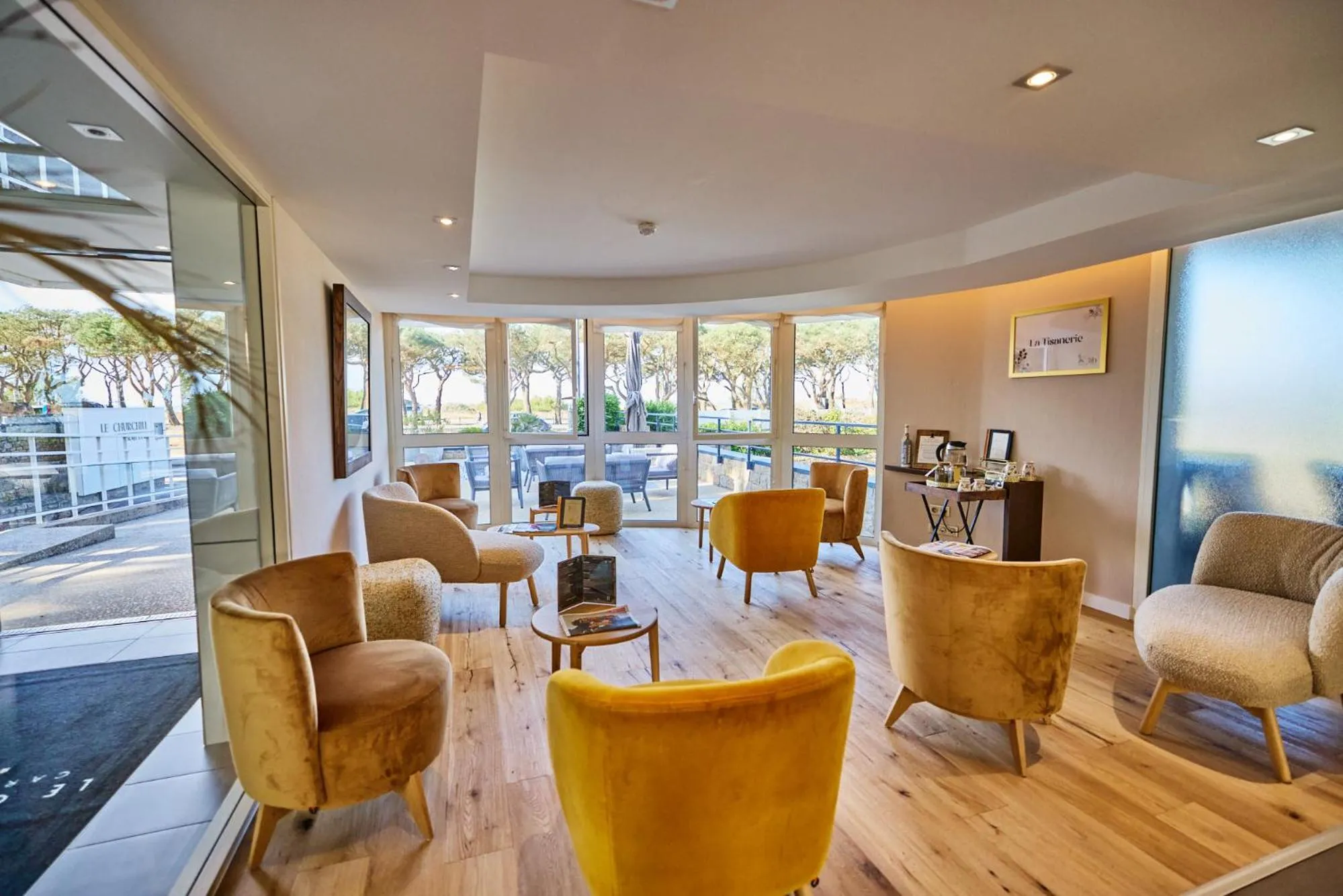 Lobby or reception in Le Churchill Hôtel & Spa