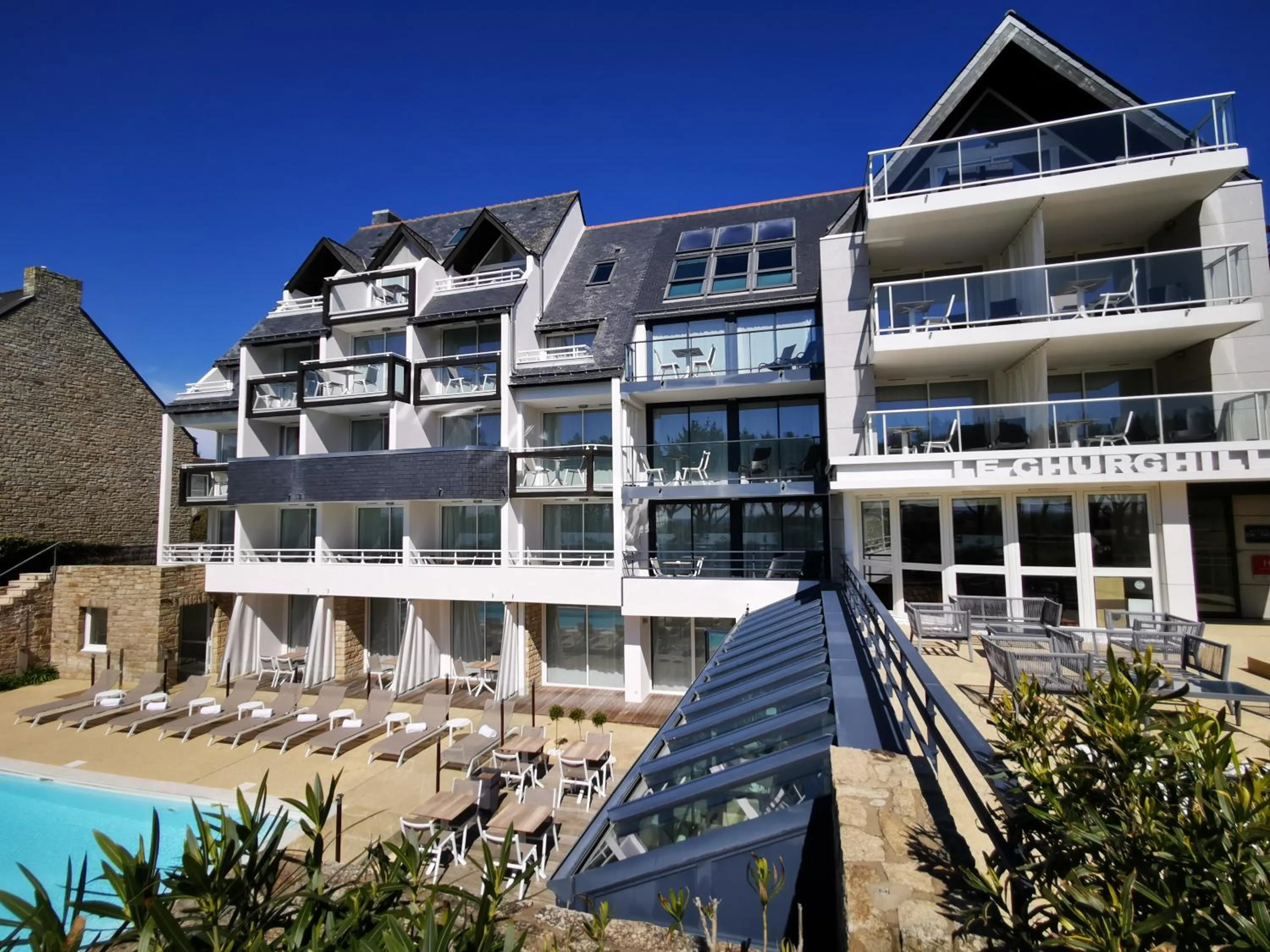 Property building in Le Churchill Hôtel & Spa