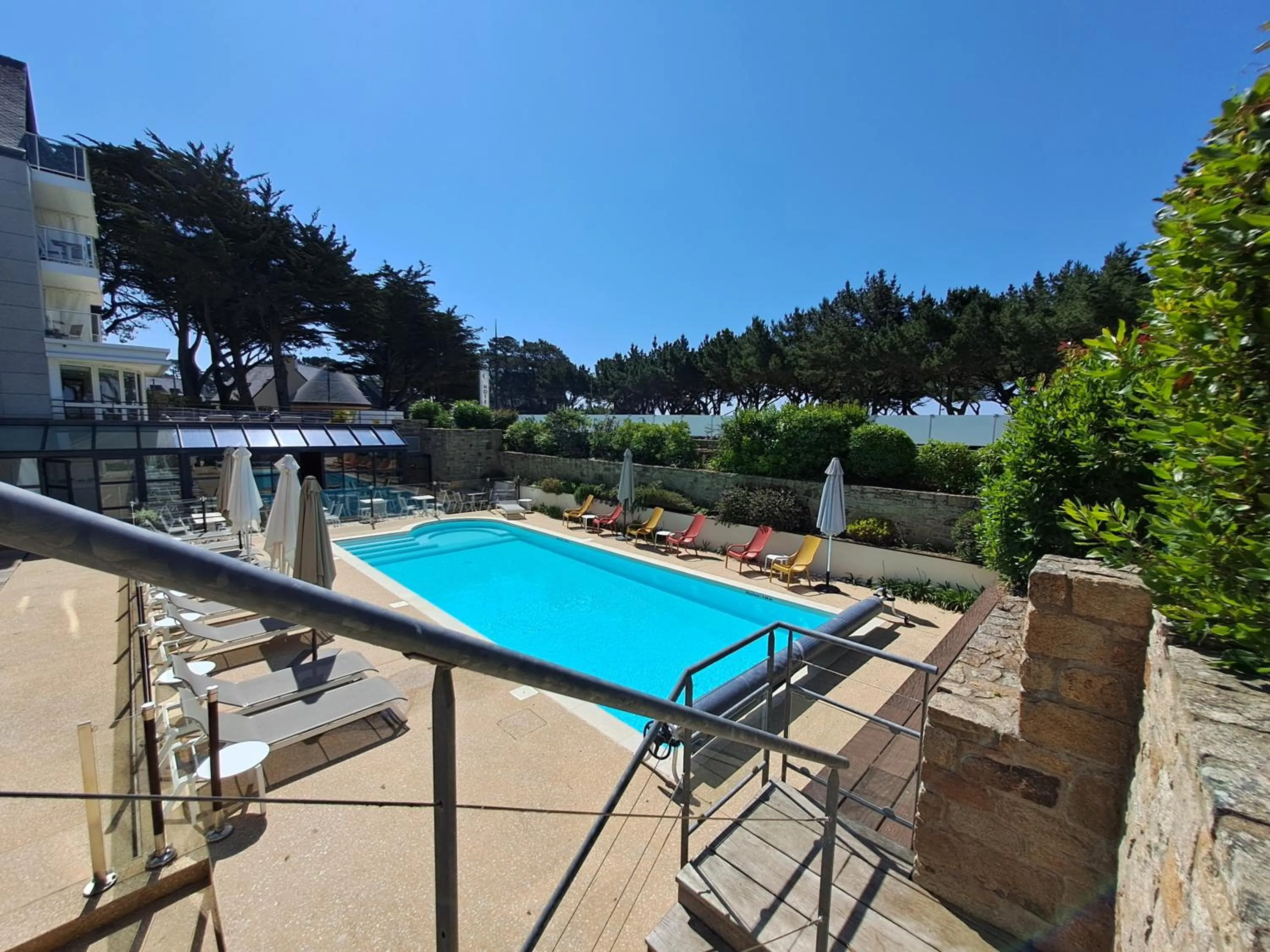 Swimming pool in Le Churchill Hôtel & Spa