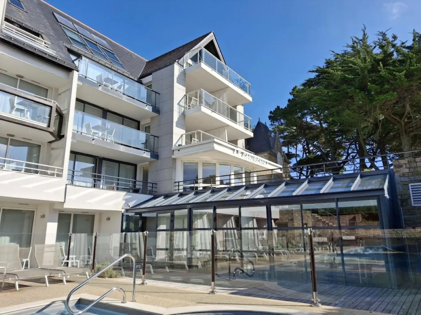 Property building in Le Churchill Hôtel & Spa