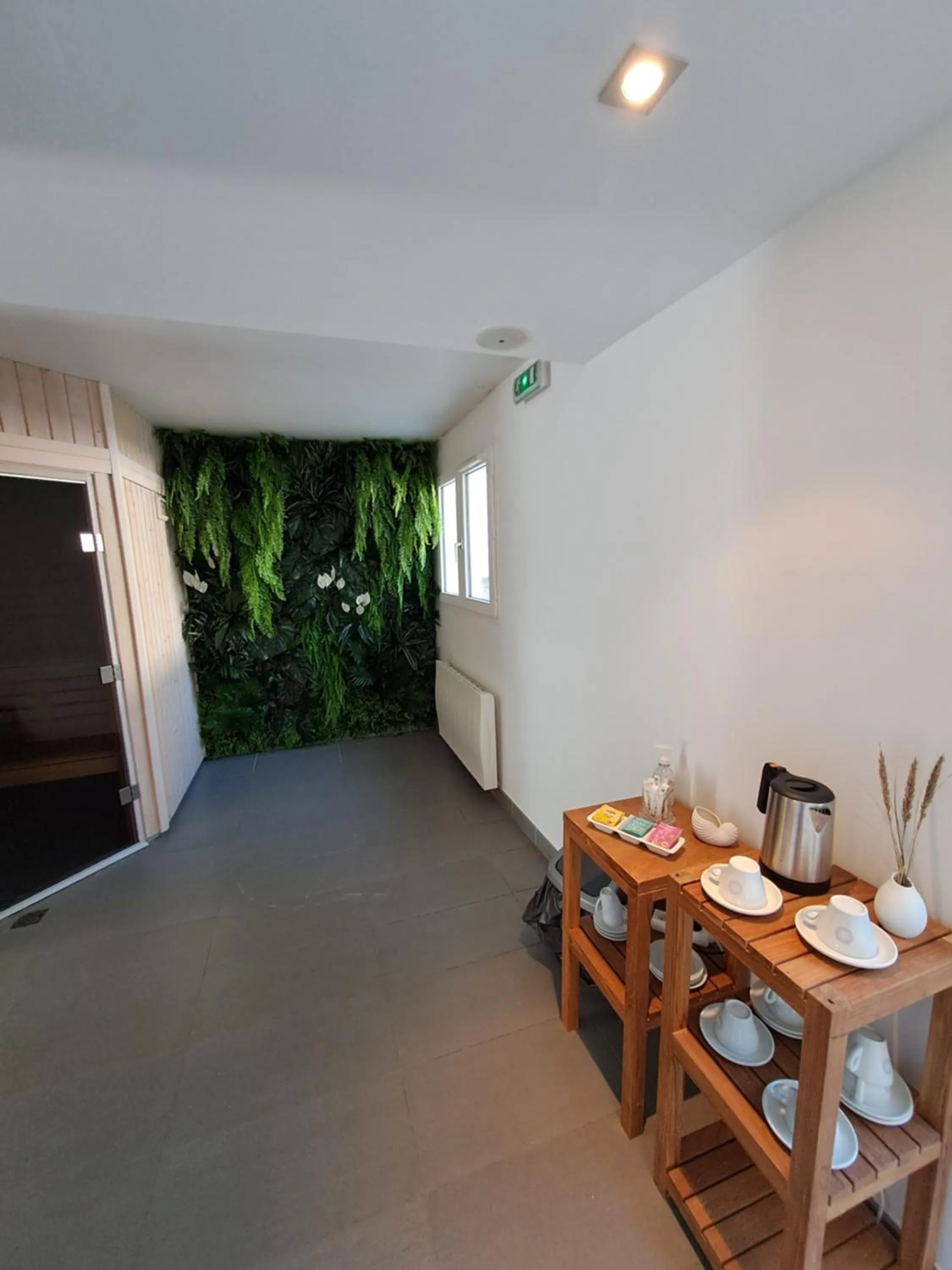 Spa and wellness centre/facilities in Le Churchill Hôtel & Spa