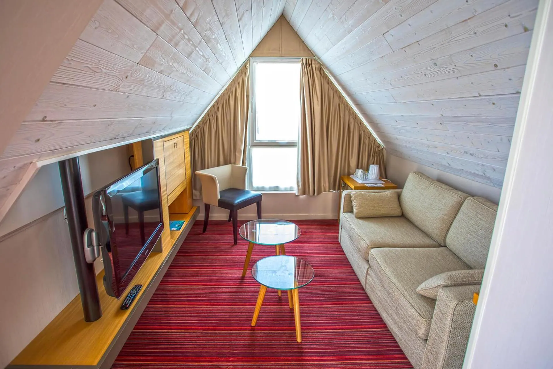 Seating area in Le Churchill Hôtel & Spa