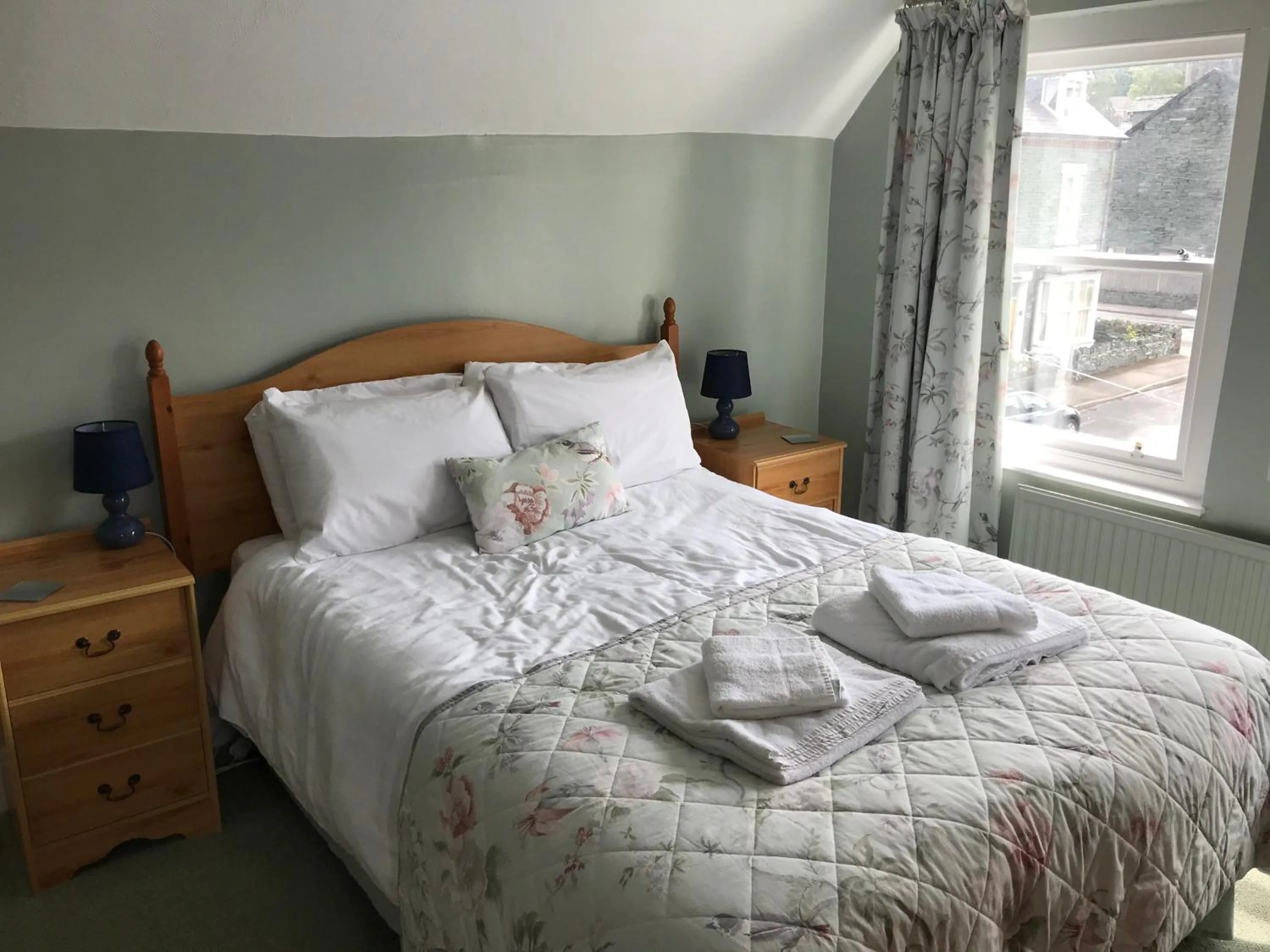Bedroom, Bed in Winchester House