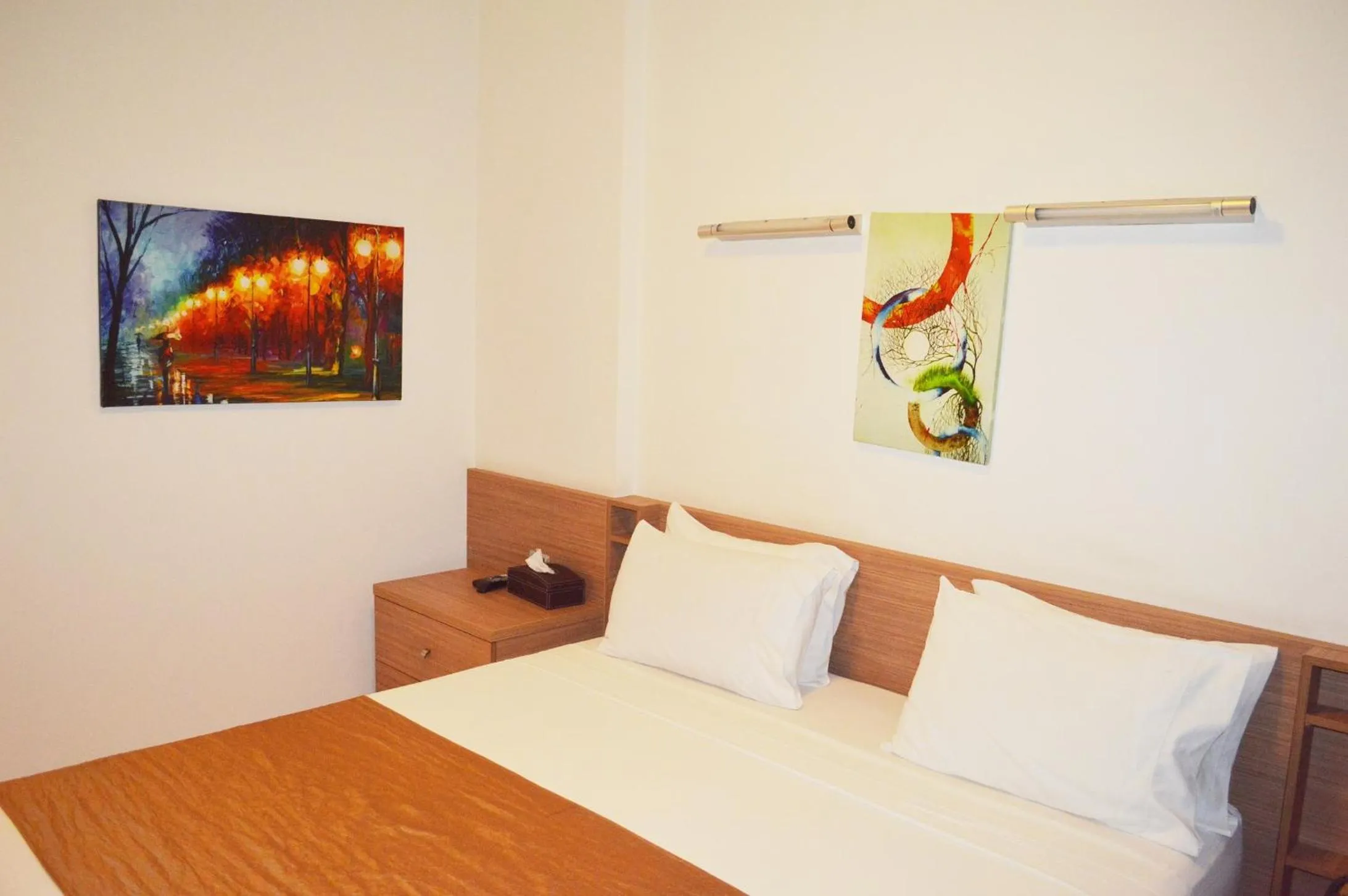 Photo of the whole room, Bed in Hayali Suites