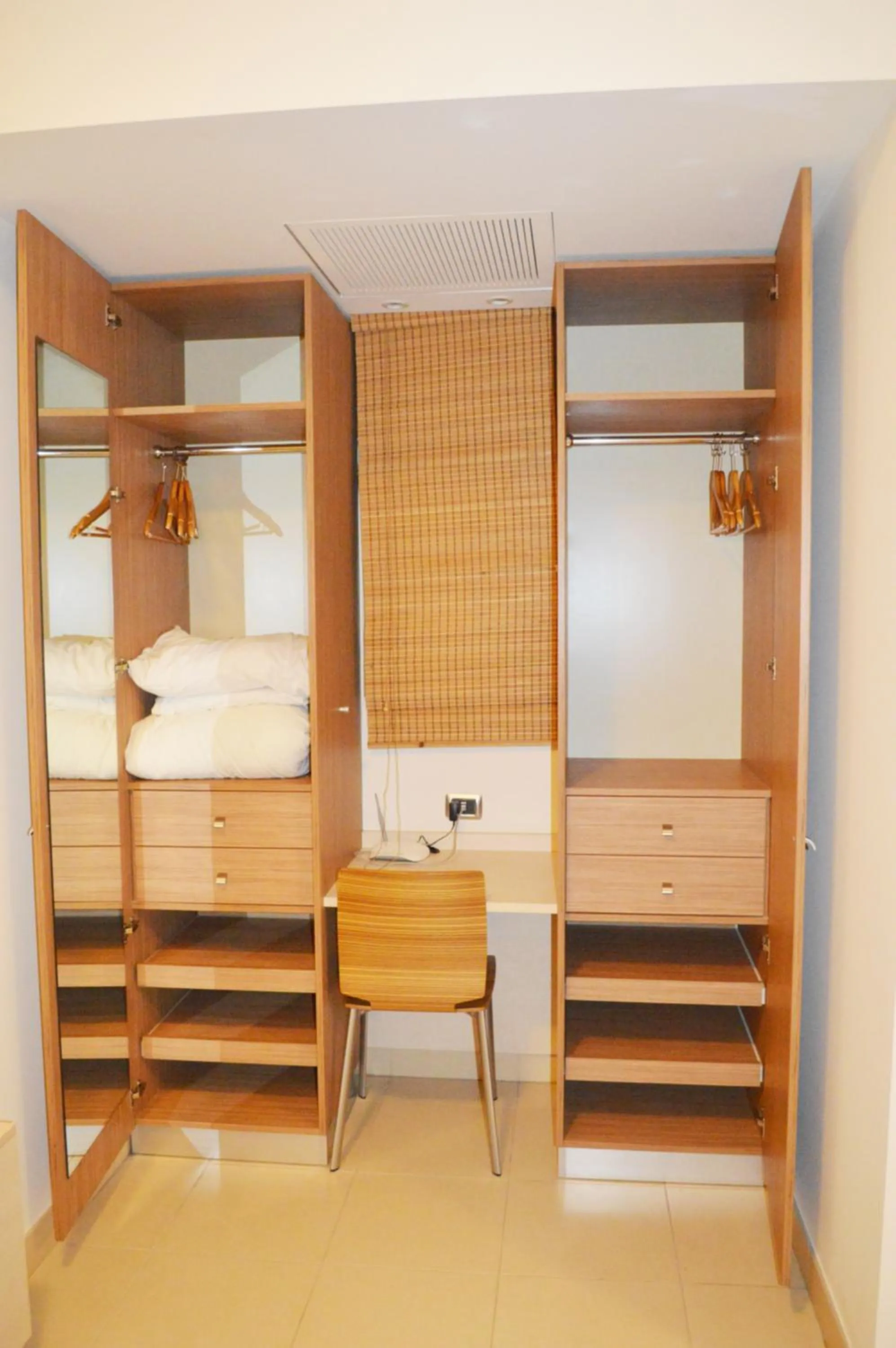 Bedroom, Bed in Hayali Suites