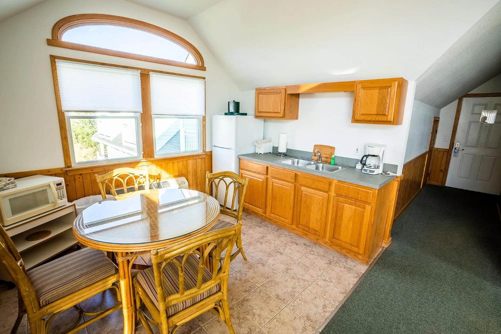 The Ocracoke Harbor Inn