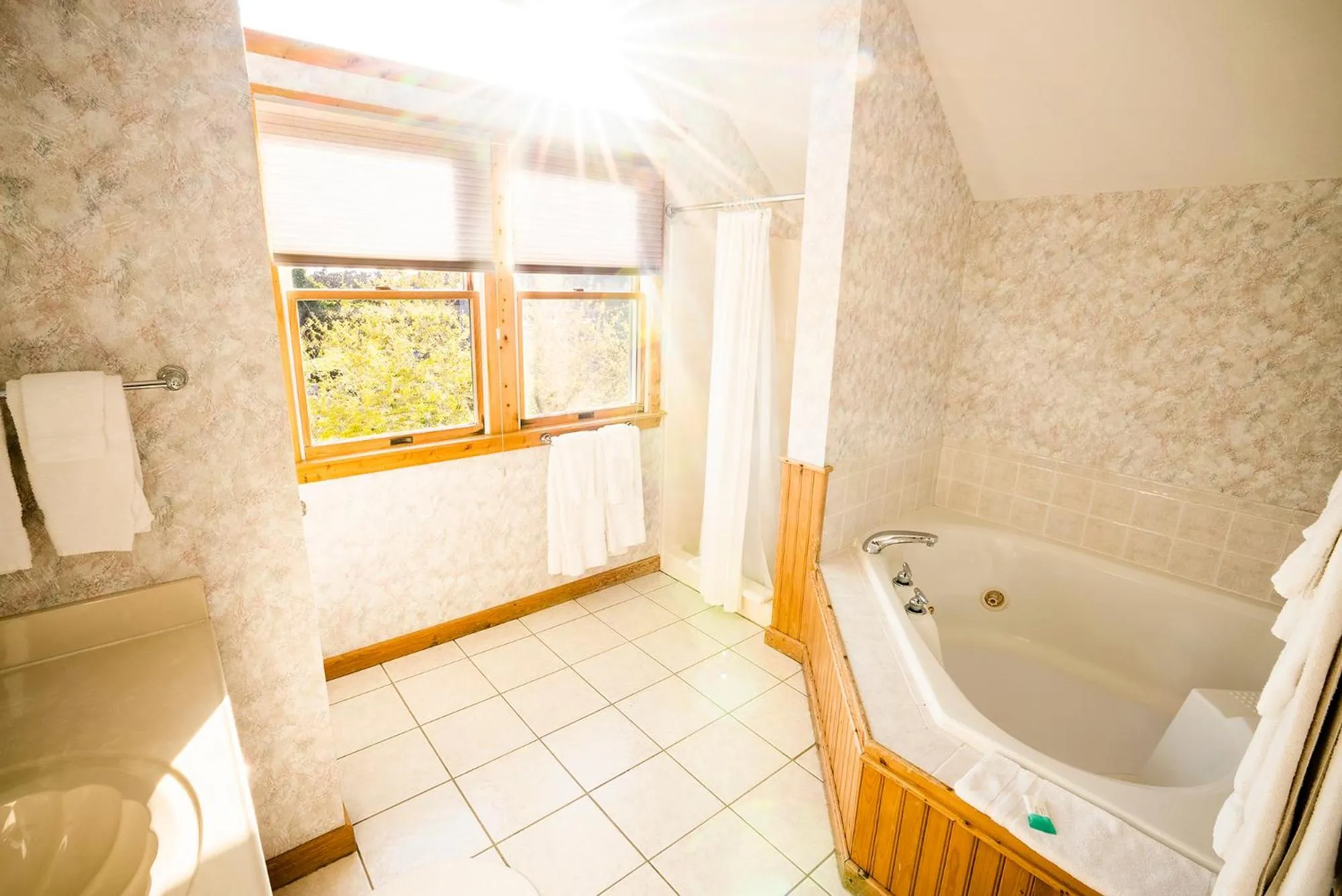 The Ocracoke Harbor Inn